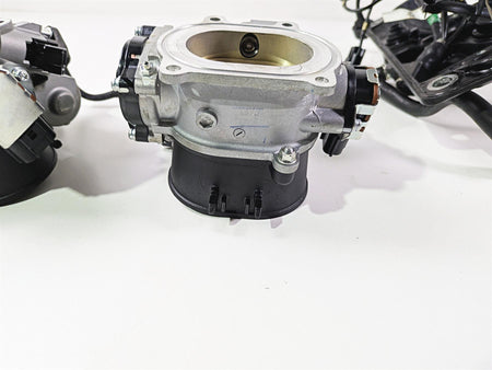 2022 Ducati Streetfighter V2 Throttle Bodies & Air Box Set 44212343B 28241121A {{ shop.shopifyCountryName }} - Mototech271