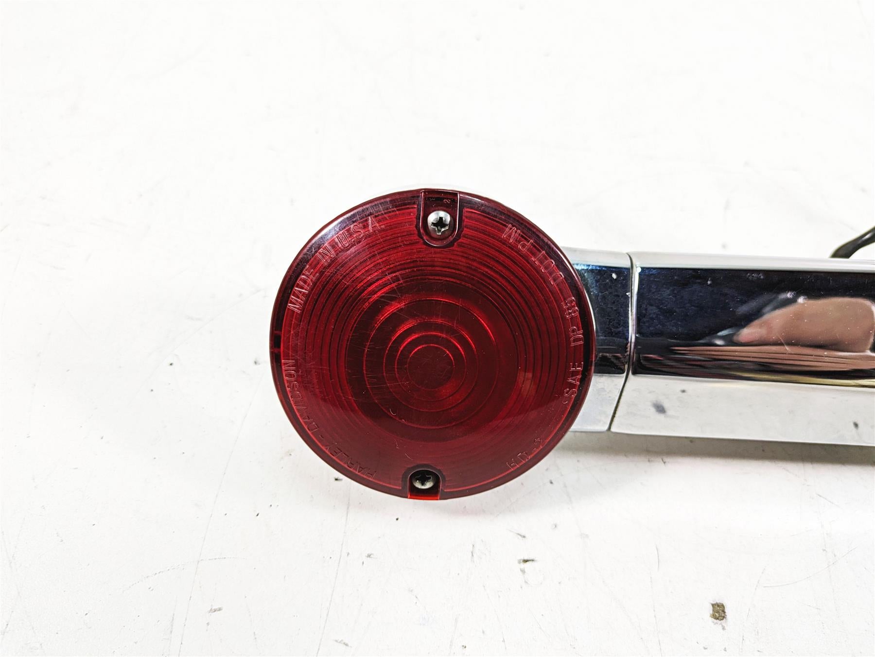 2008 Harley FLHTCU Electra Glide Rear Turn Signal Blinker Bar 68510-74C {{ shop.shopifyCountryName }} - Mototech271