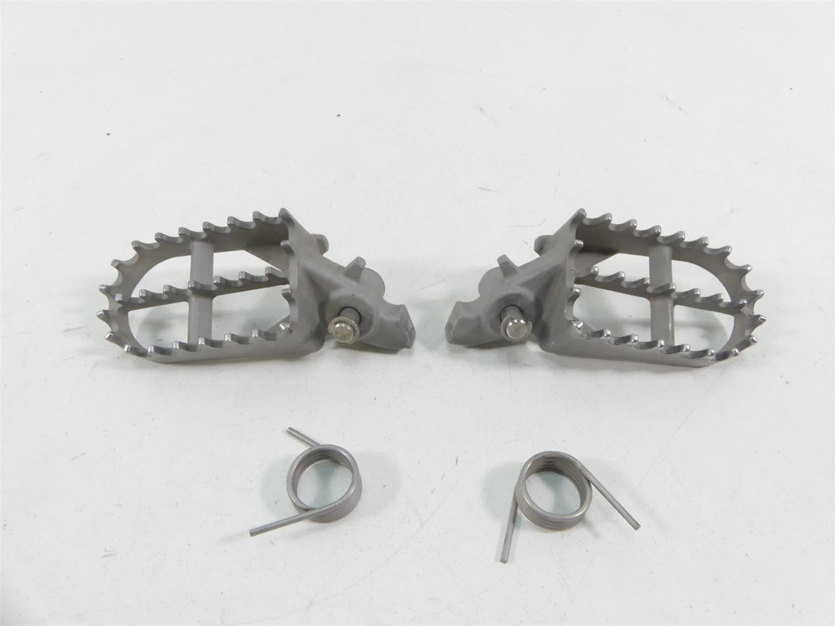 2013 BMW R1200GS K255 Adventure Front Footpeg Foot Peg Rest Set 46717694558 {{ shop.shopifyCountryName }} - Mototech271