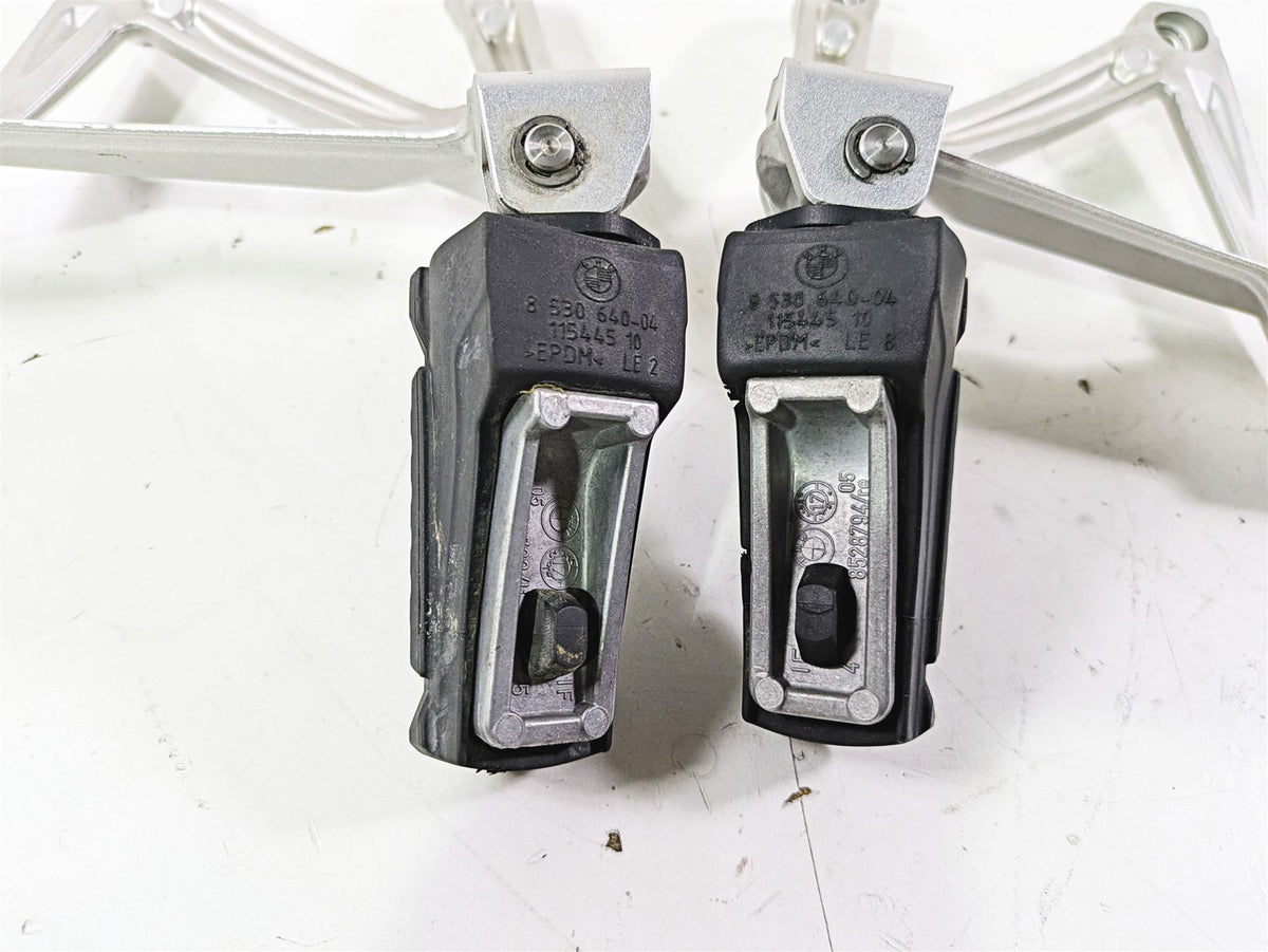 2018 BMW R1200GS GSW K50 Rear Passenger Footpeg Set 46718528793 46718528794 {{ shop.shopifyCountryName }} - Mototech271