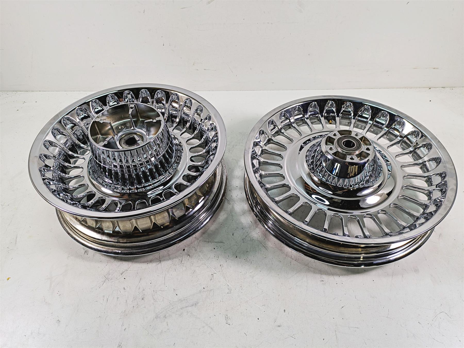 2010 Harley Touring FLHTCU Electra Glide Front Rear Chrome Wheel Set 43300161 {{ shop.shopifyCountryName }} - Mototech271