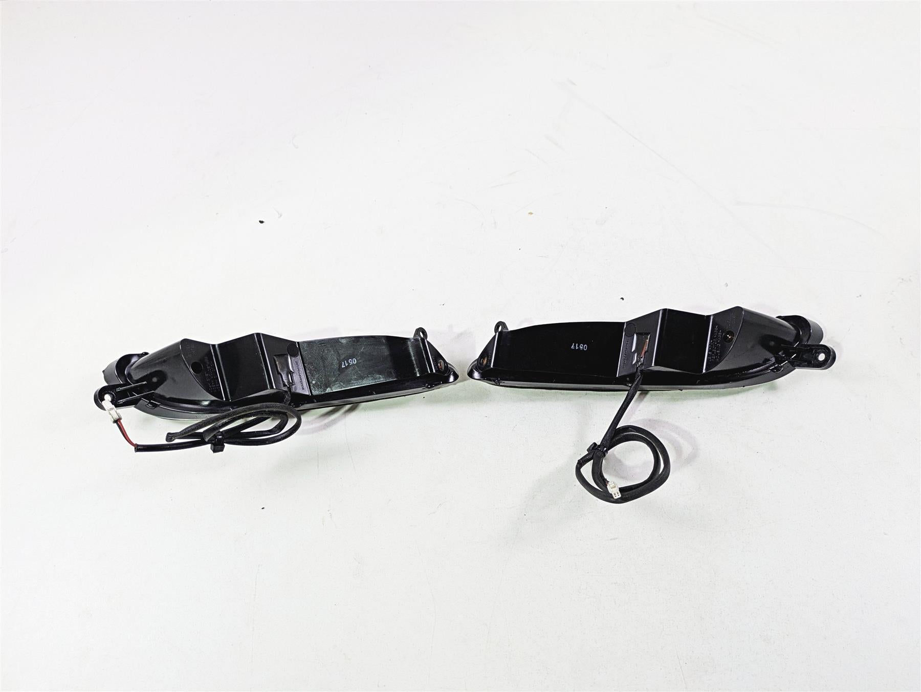 2017 Indian Chieftain Limited Front Blinker Turn Signal Set 2412456 2412455 {{ shop.shopifyCountryName }} - Mototech271