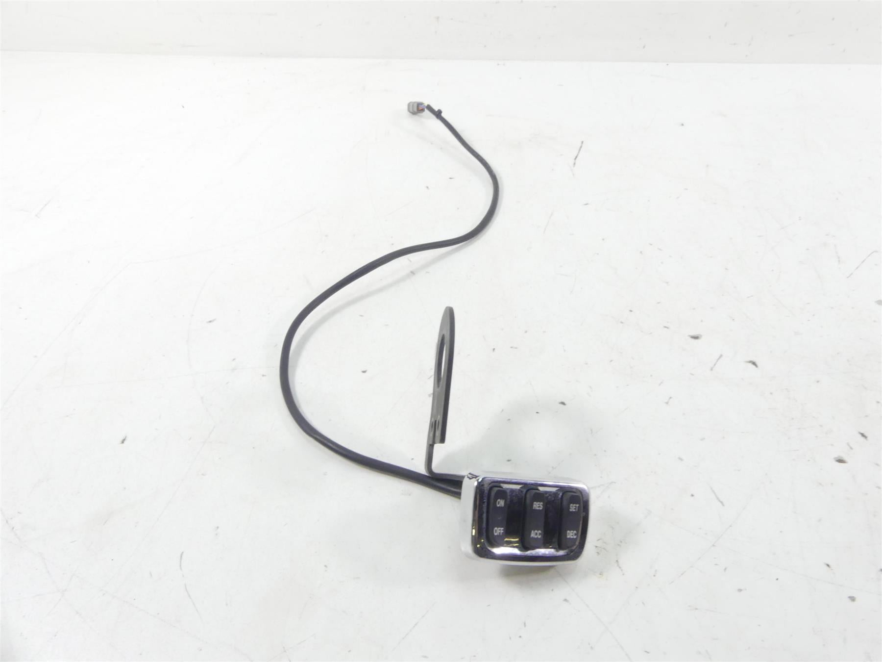 2011 Victory Vision Tour Right Hand Cruise Control Switch Set 4012843