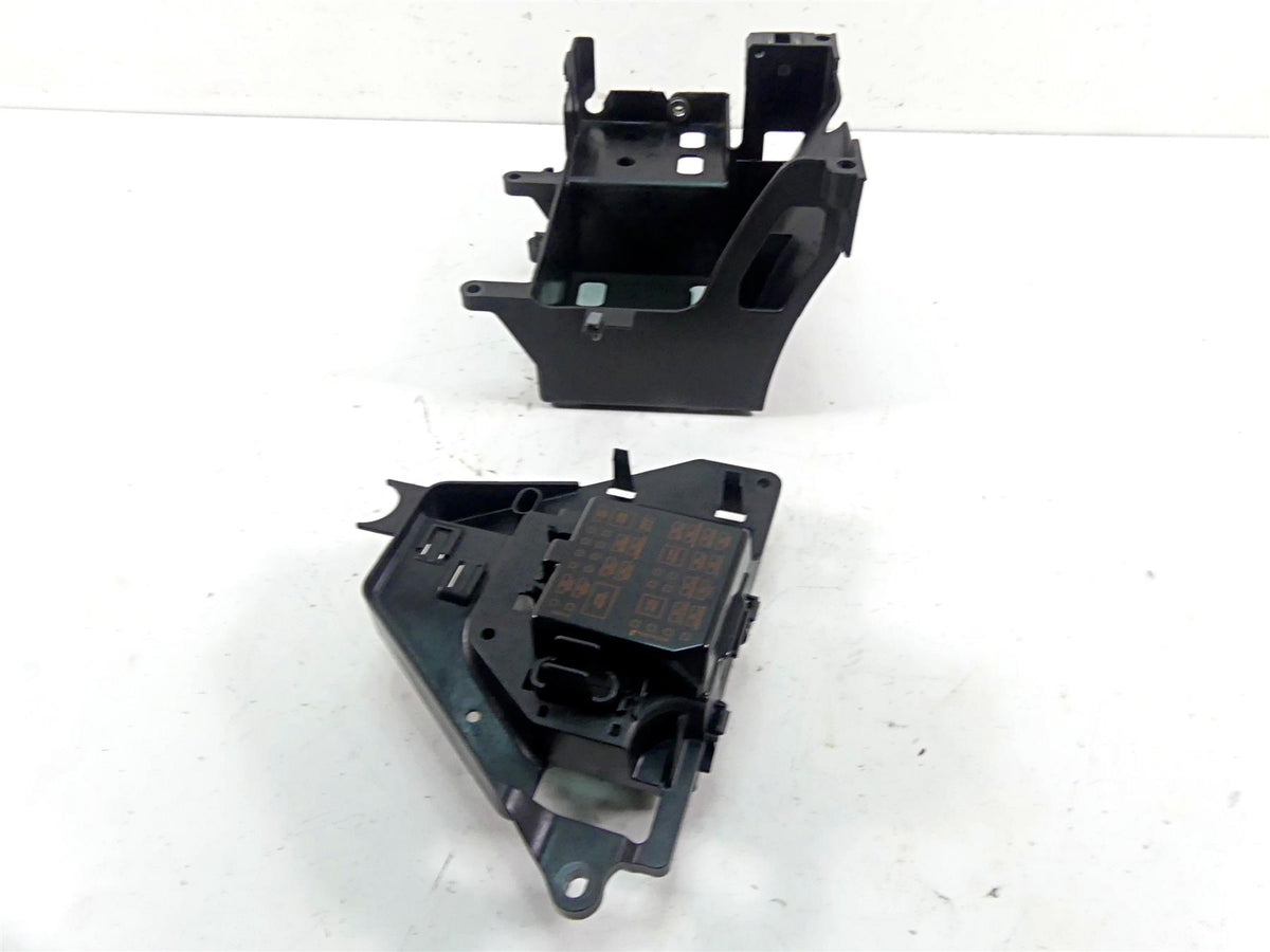 2010 Harley Touring FLHRC Road King Battery & Electrical Fuse Panel Set 66281-09 {{ shop.shopifyCountryName }} - Mototech271