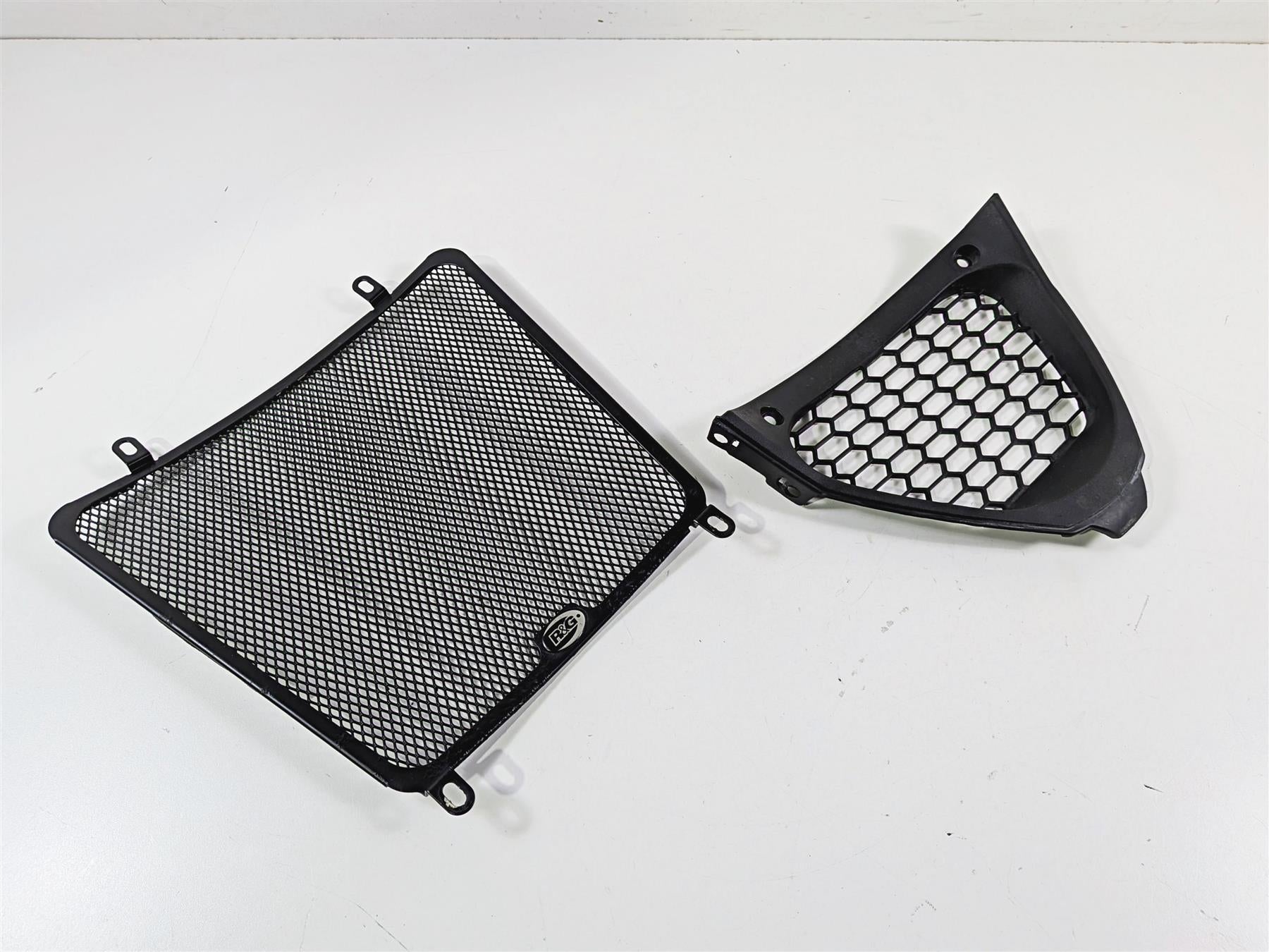2018 Aprilia RSV4 RR R&G Radiator Grille Guard + Oem Pillar 858827 {{ shop.shopifyCountryName }} - Mototech271