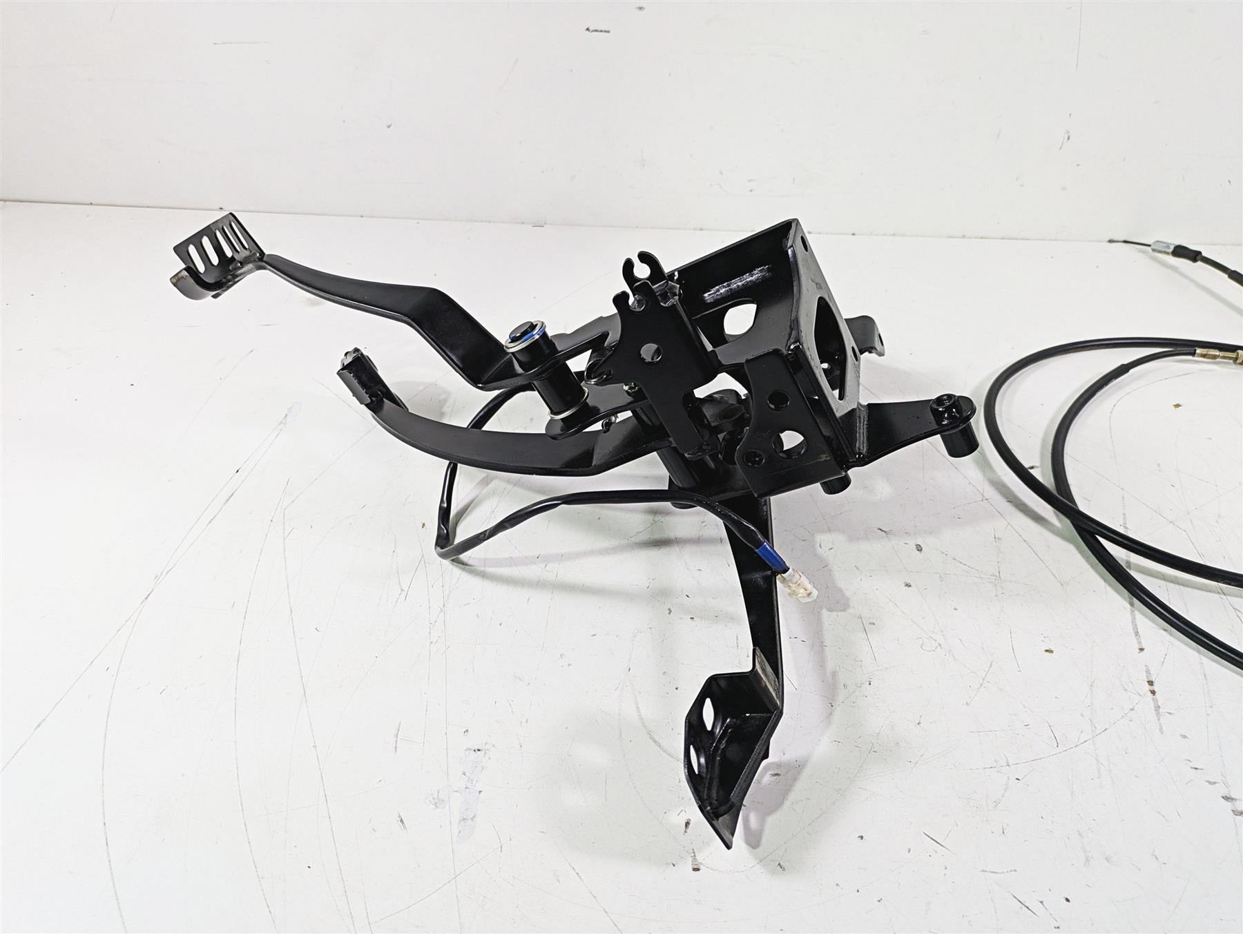 2022 Yamaha YXZ1000 R Foot Pedal Set & Cables 2HC-F2548-11-00 {{ shop.shopifyCountryName }} - Mototech271