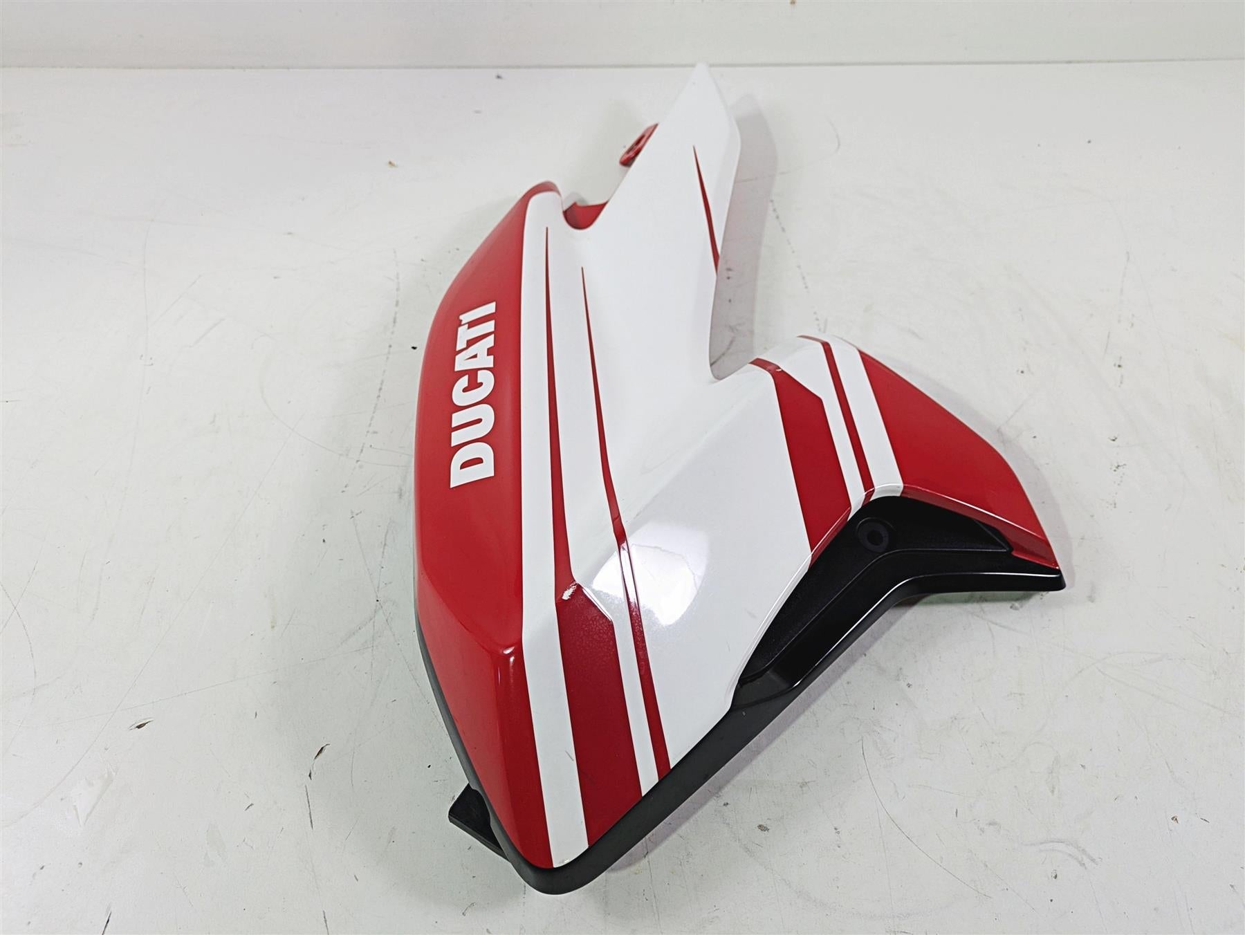 2018 Ducati Hypermotard 939 SP Left Tank Fairing Cover READ 480P5682CK {{ shop.shopifyCountryName }} - Mototech271