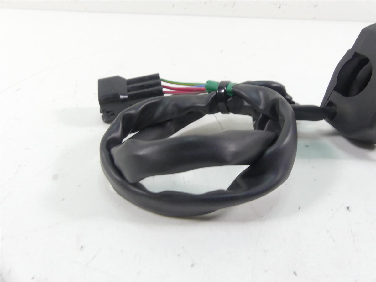 2013 Kawasaki ZX636 ZX6R Ninja Right Hand Start Stop Control Switch 46091-0261 {{ shop.shopifyCountryName }} - Mototech271