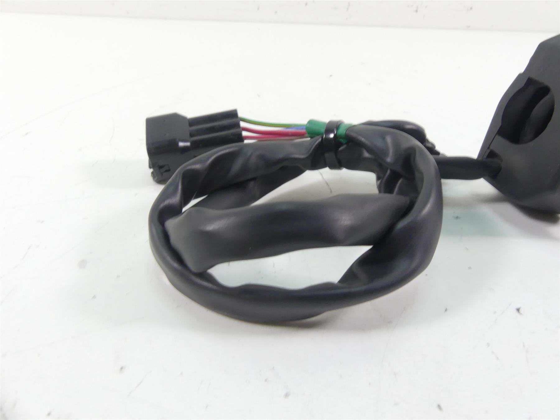 2013 Kawasaki ZX636 ZX6R Ninja Right Hand Start Stop Control Switch 46091-0261 {{ shop.shopifyCountryName }} - Mototech271