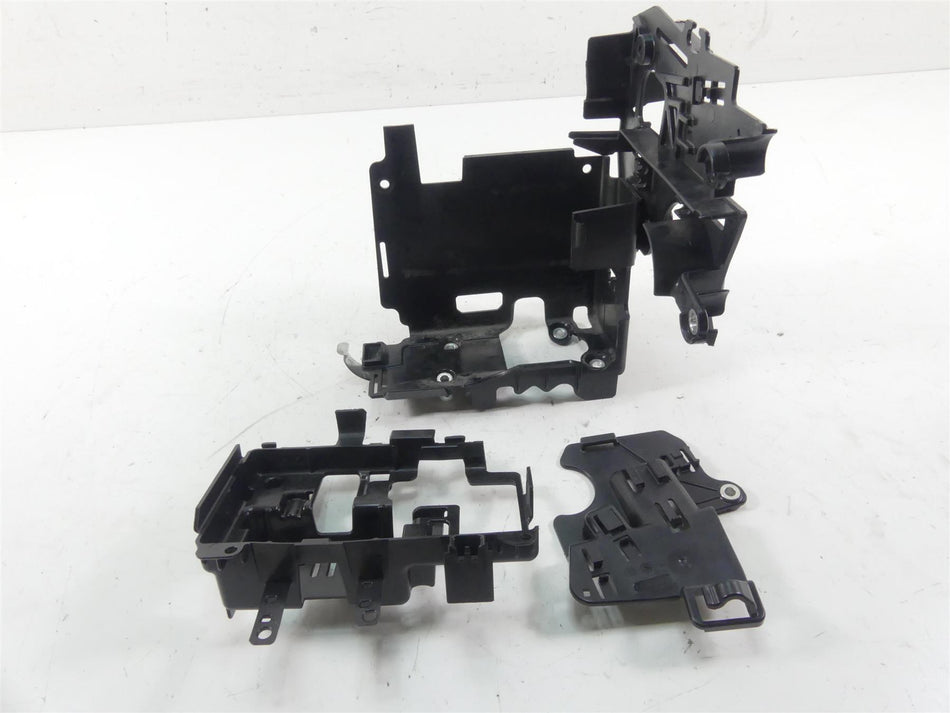 2021 Harley Softail FXBBS Street Bob Electrical Carrier Plastic Set 69201632 {{ shop.shopifyCountryName }} - Mototech271