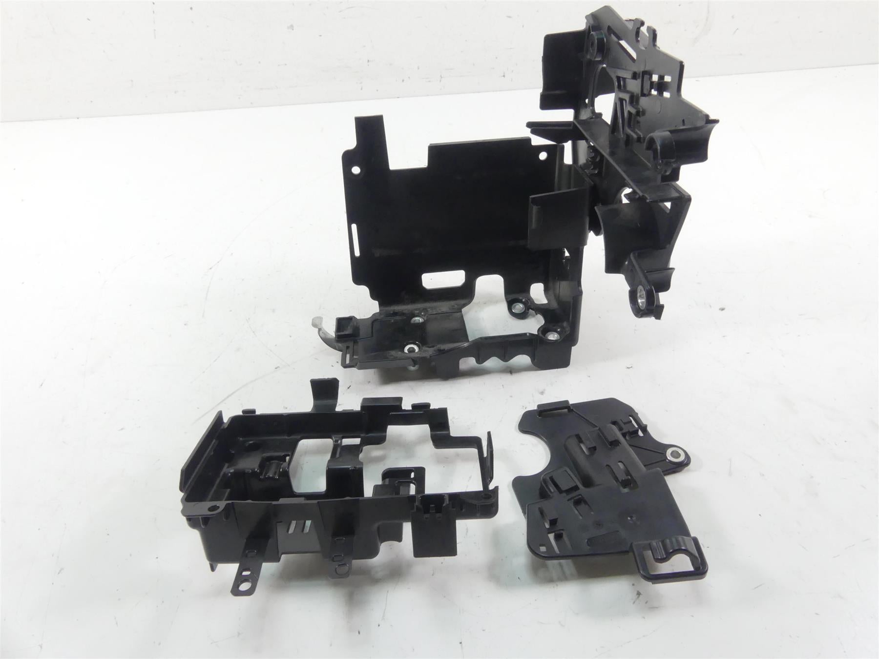 2021 Harley Softail FXBBS Street Bob Electrical Carrier Plastic Set 69201632