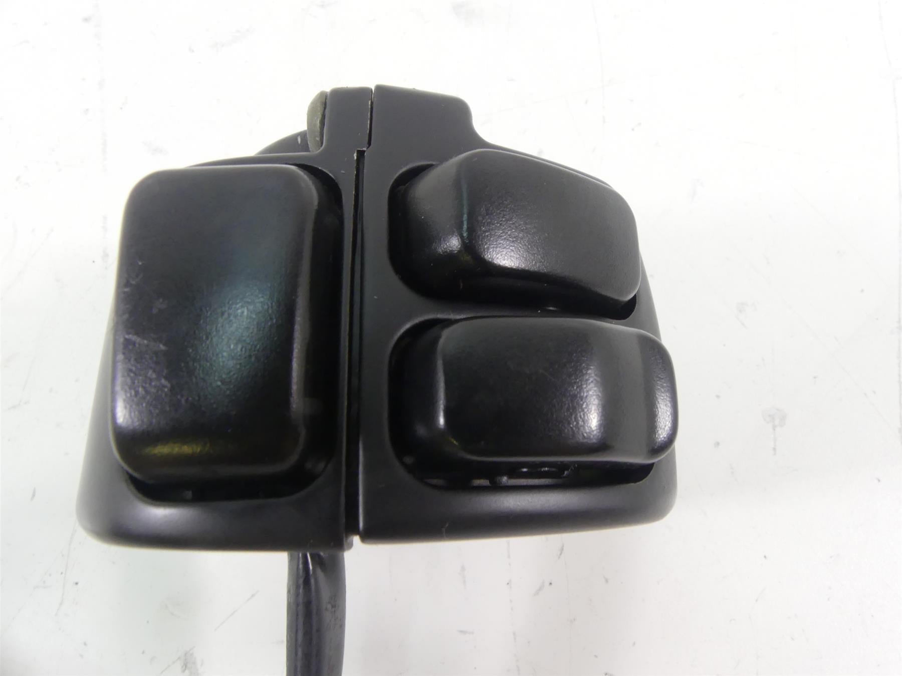 2006 Harley VRSCD Night V Rod Left Blinker Light Horn Control Switch 71682-06A {{ shop.shopifyCountryName }} - Mototech271