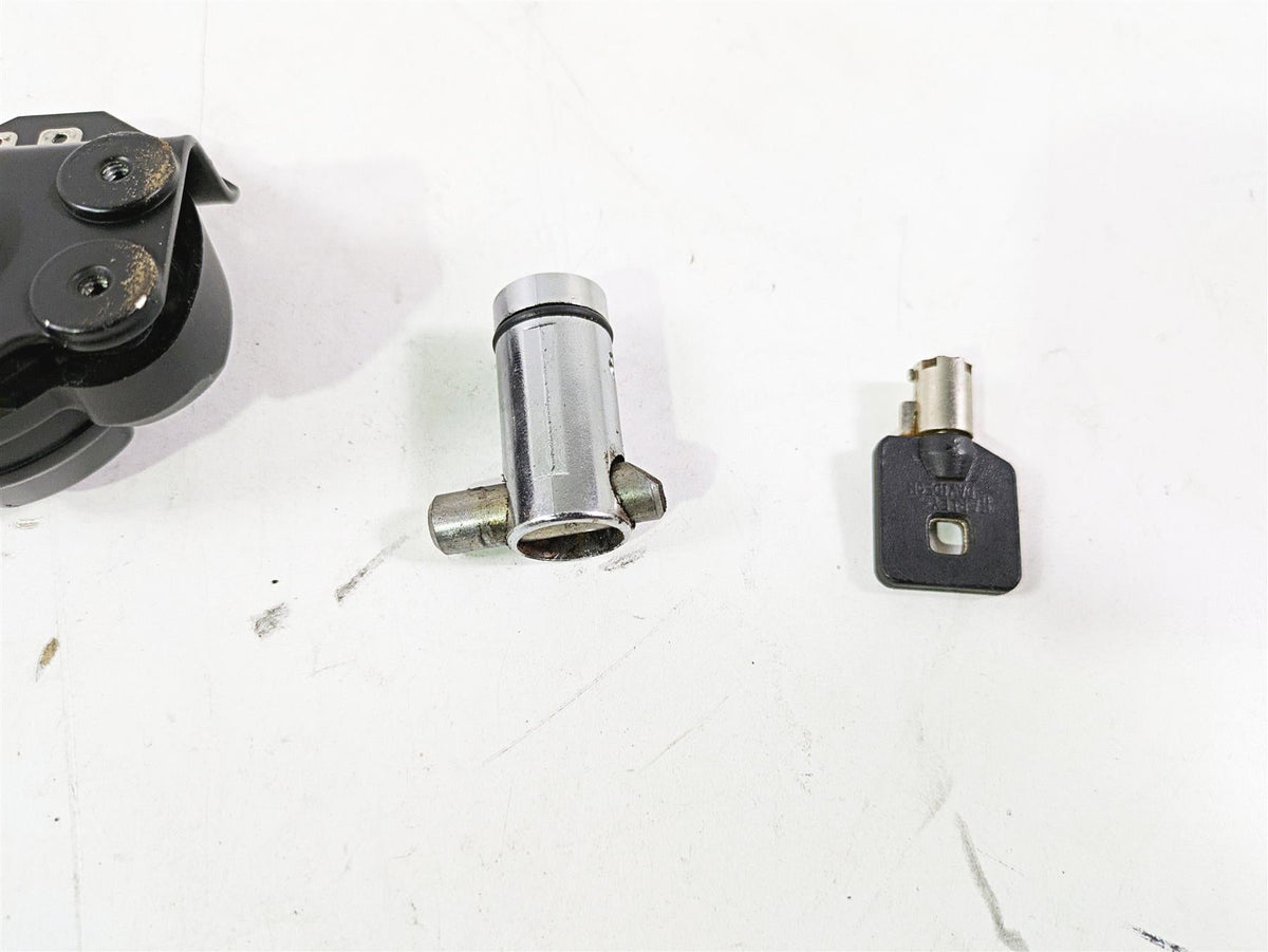 2010 Harley VRSCF Muscle Rod Ignition Switch Key Steering Lock Set 70020-05 {{ shop.shopifyCountryName }} - Mototech271