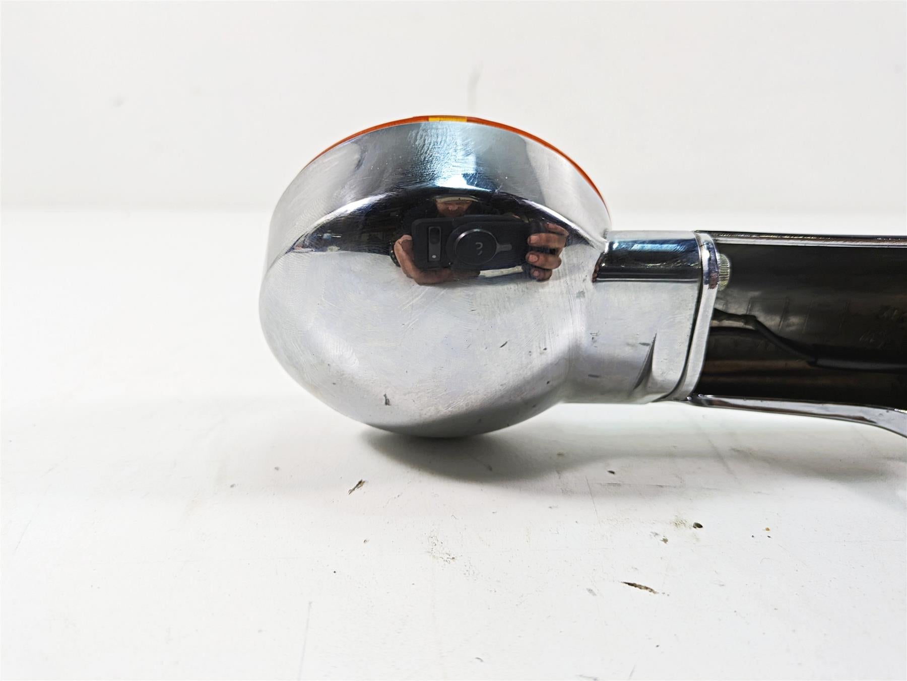 2006 Harley Touring FLHTCUI Electra Glide Rear Turn Signal Blinker Bar 69197-04 {{ shop.shopifyCountryName }} - Mototech271