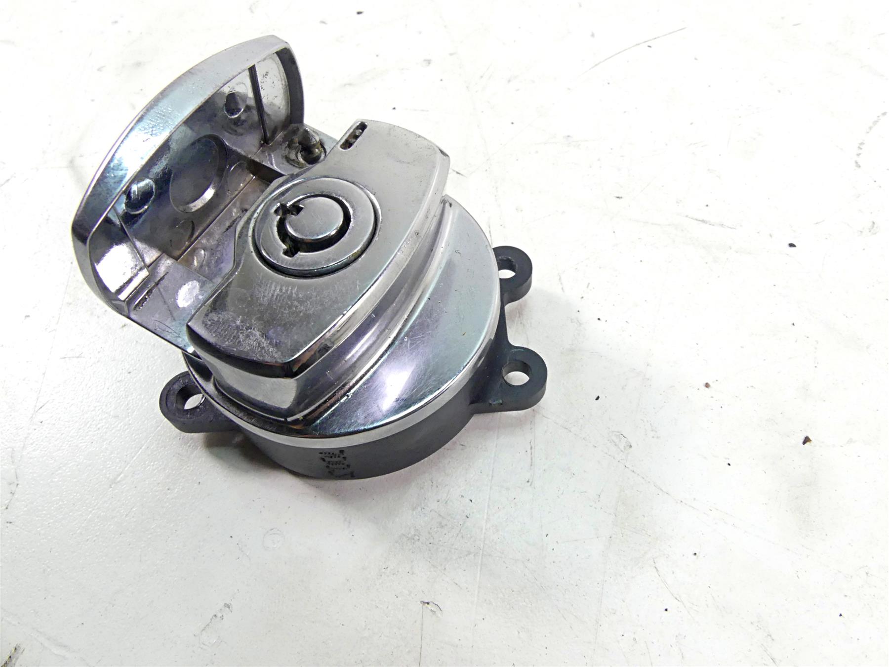 2007 Harley Touring FLHRC Road King Ignition Switch Fork Lock Set -Vin 71313-96A {{ shop.shopifyCountryName }} - Mototech271