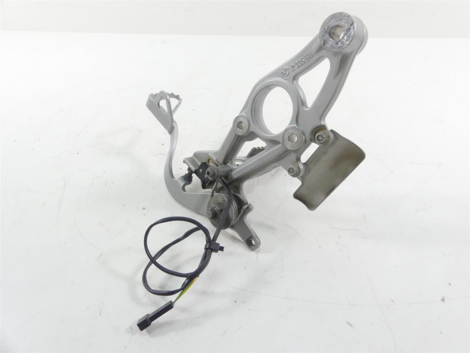 2001 BMW R1150 GS R21 Right Front Rider Footpeg & Brake Pedal Set 46712335598 {{ shop.shopifyCountryName }} - Mototech271