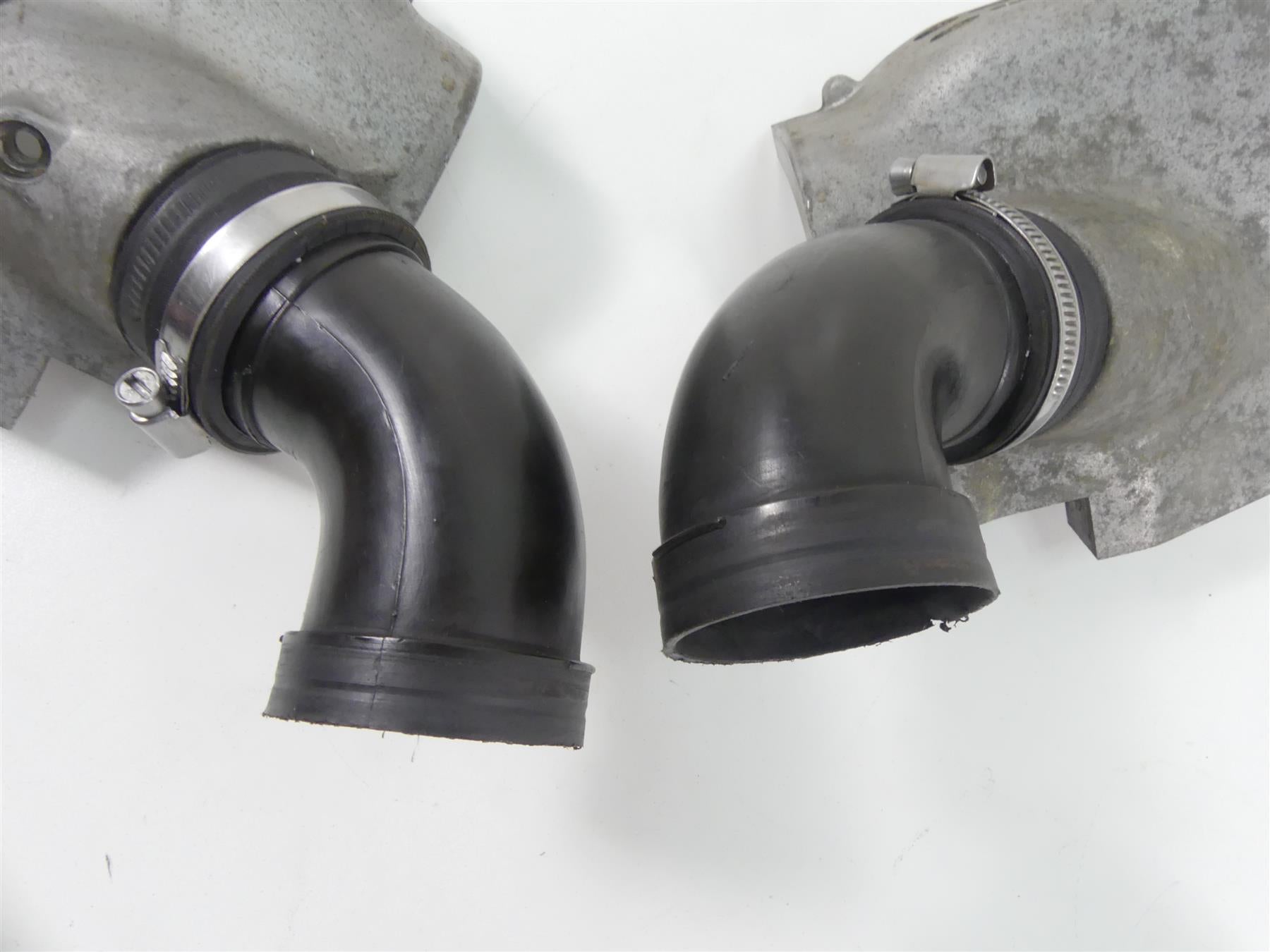 1978 BMW R100 S (2474) Air Box Cover Housing Tubes Intake Set 1253719 1253722 {{ shop.shopifyCountryName }} - Mototech271
