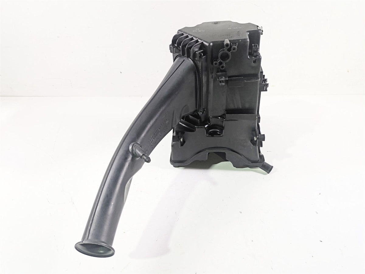 2010 BMW R1200GS K25 Air Box + Tubes & Front Air Ram 13717720354 {{ shop.shopifyCountryName }} - Mototech271