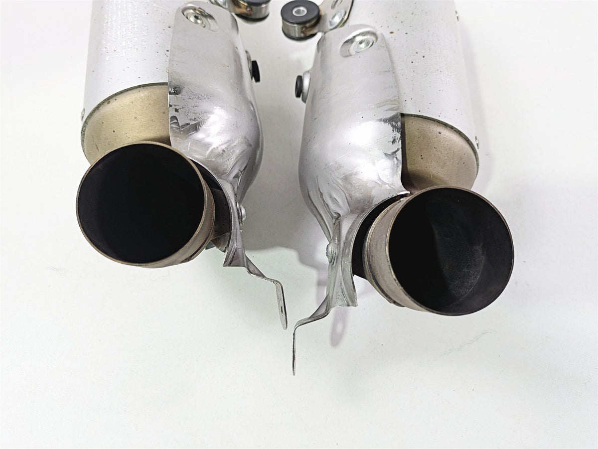 2022 Ducati Hypermotard 950 Exhaust Muffler Silencer Set 57314583A 57414583A {{ shop.shopifyCountryName }} - Mototech271