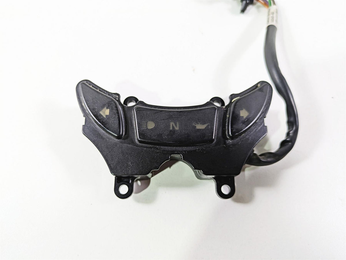 2009 Harley FLSTSB Cross Bones Indicator Instrument Lights Cluster 68545-08 {{ shop.shopifyCountryName }} - Mototech271