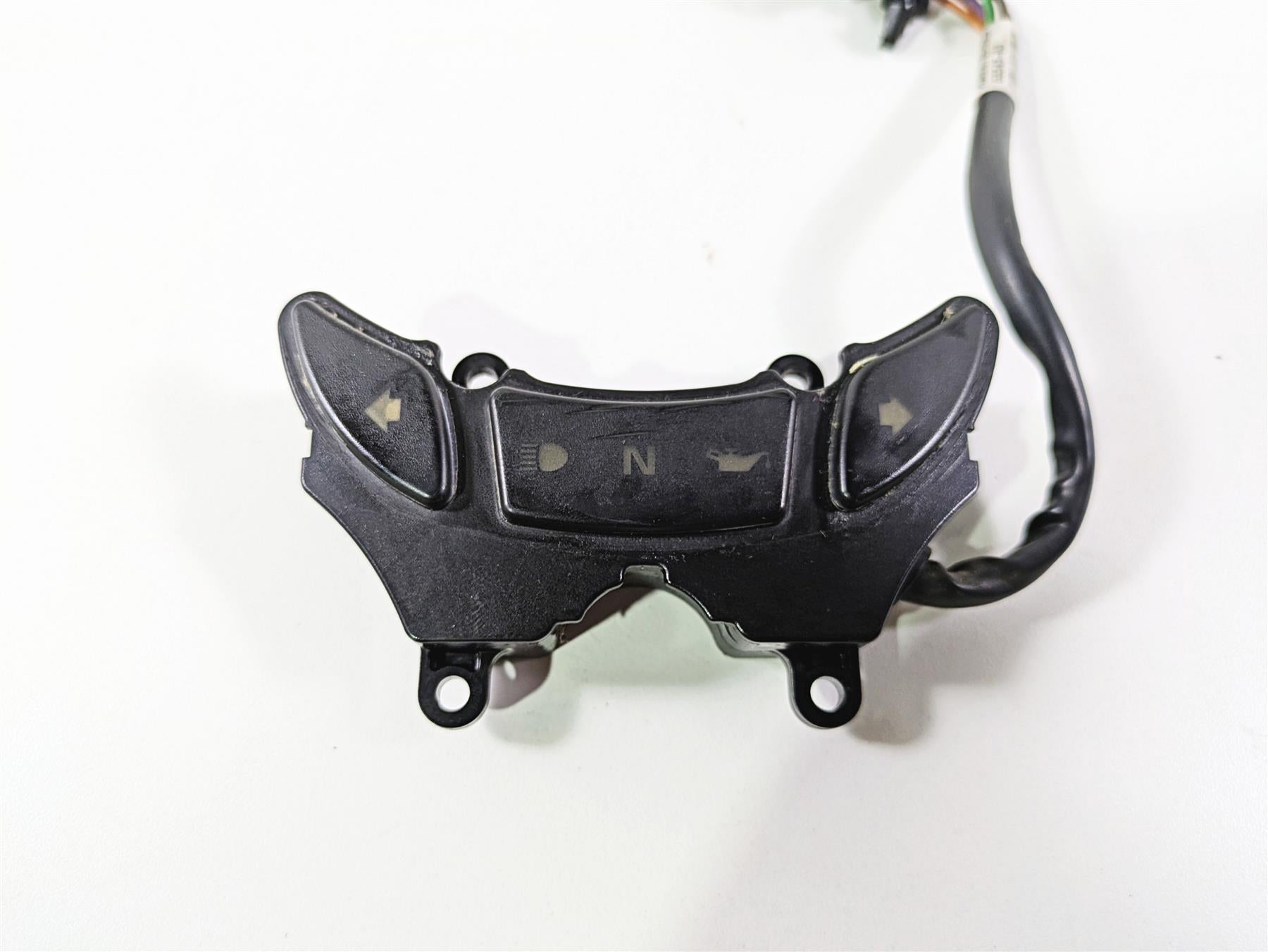 2009 Harley FLSTSB Cross Bones Indicator Instrument Lights Cluster 68545-08 {{ shop.shopifyCountryName }} - Mototech271