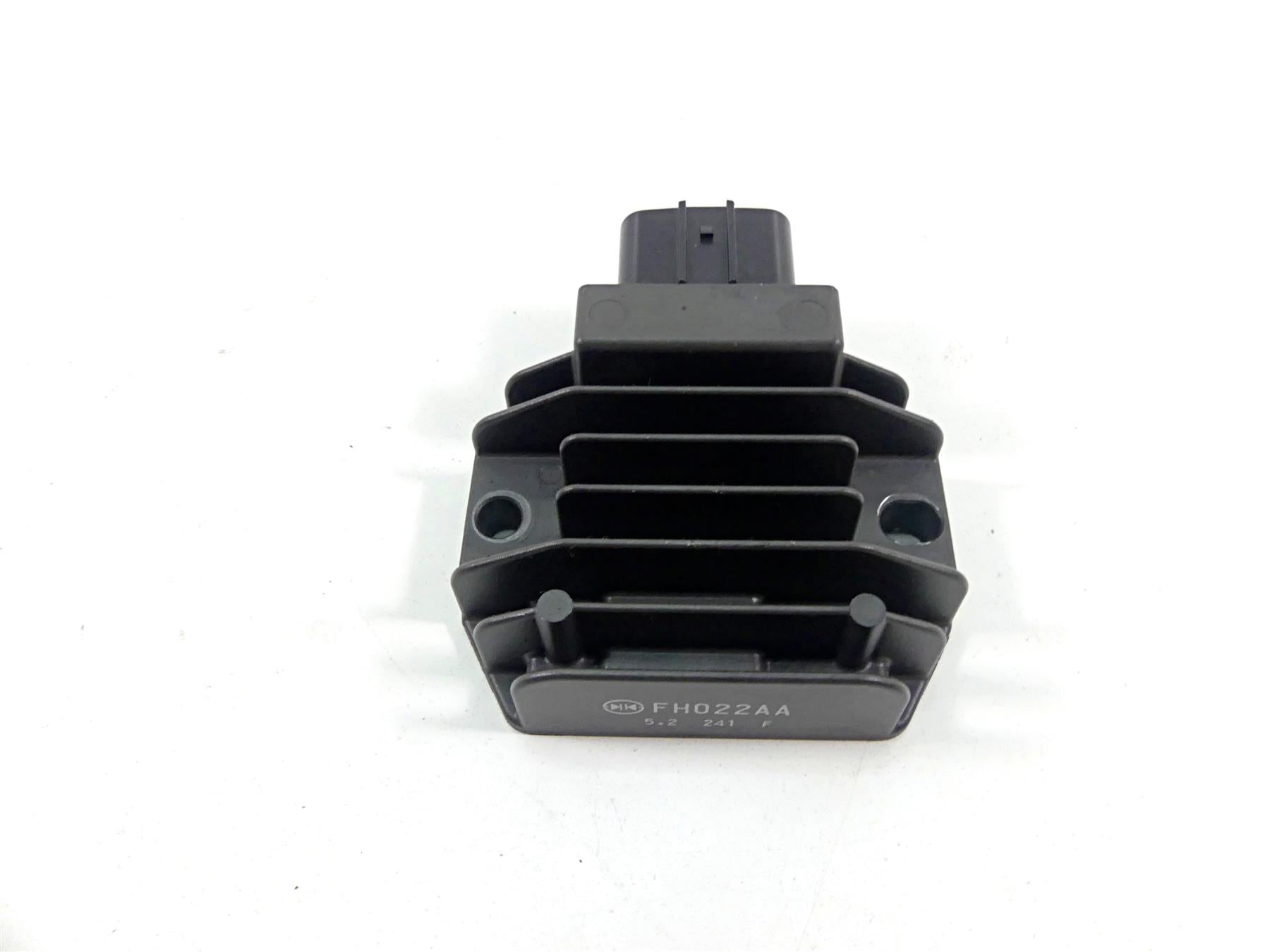2016 KTM 1290 Super Duke R Rectifier Voltage Regulator 60311034000 FH022AA {{ shop.shopifyCountryName }} - Mototech271