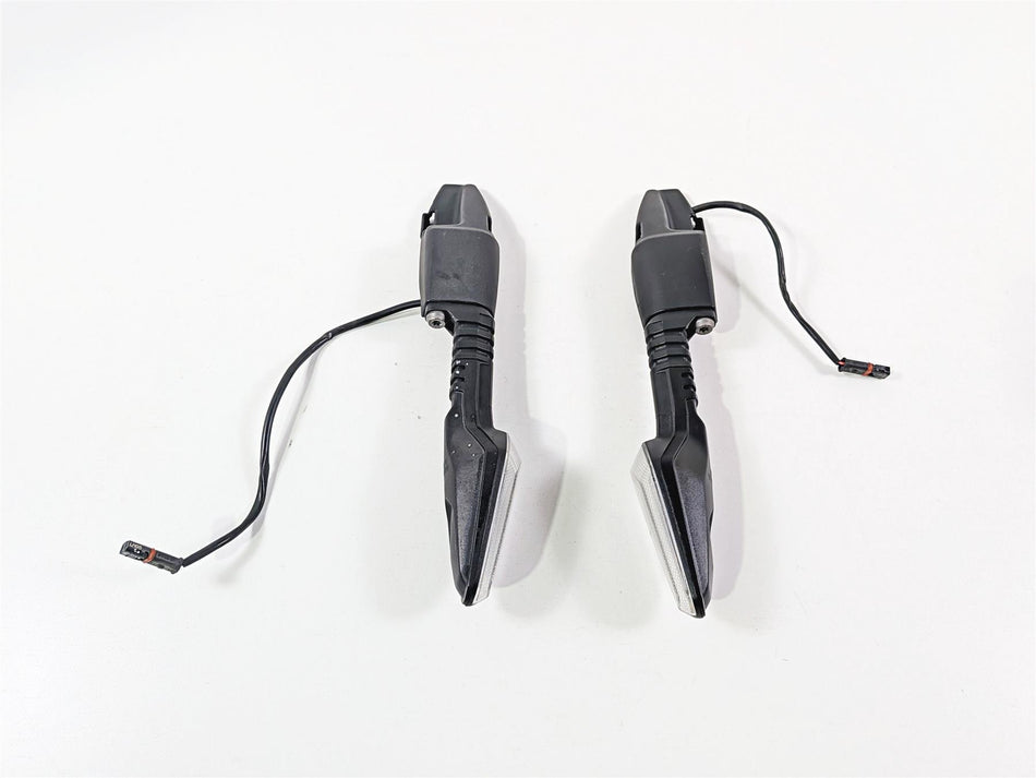 2023 BMW R nineT Scrambler K23 Front Blinker Turn Signal & Mounts 63138557204 {{ shop.shopifyCountryName }} - Mototech271