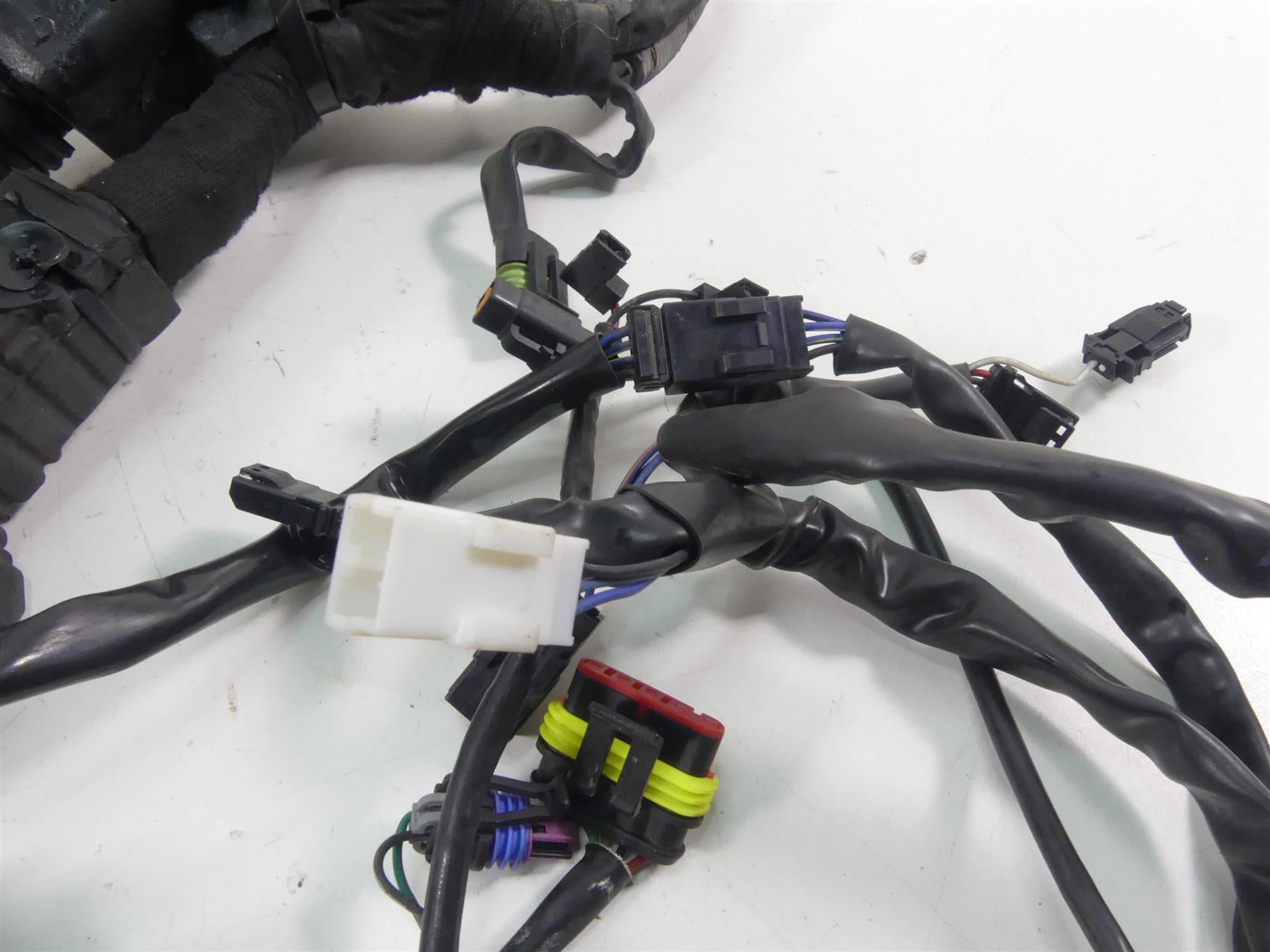 2015 Harley FLD Dyna Switchback Main Wiring Harness Abs - No Cuts 71075-12A {{ shop.shopifyCountryName }} - Mototech271