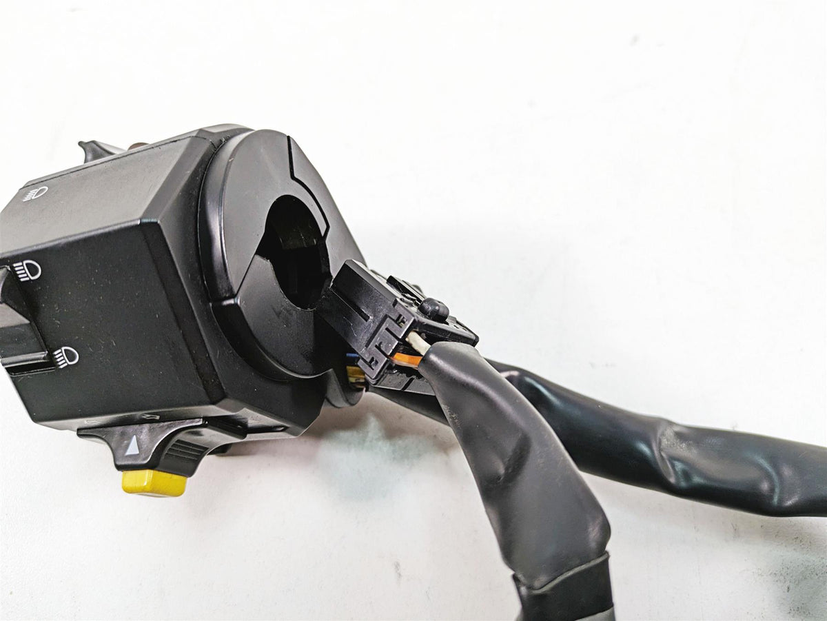 2008 Buell 1125 R Left Hand Turn Signal Blinker Horn Control Switch N0159.TB {{ shop.shopifyCountryName }} - Mototech271