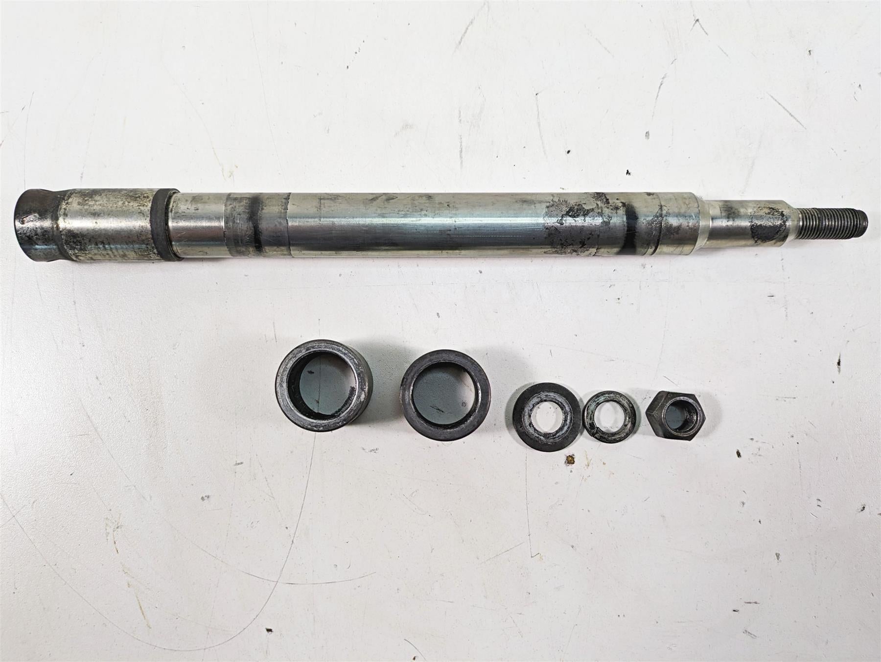 2005 Harley Touring FLHTCUI Electra Glide Front Axle Wheel Spindle 1" 43364-00 {{ shop.shopifyCountryName }} - Mototech271