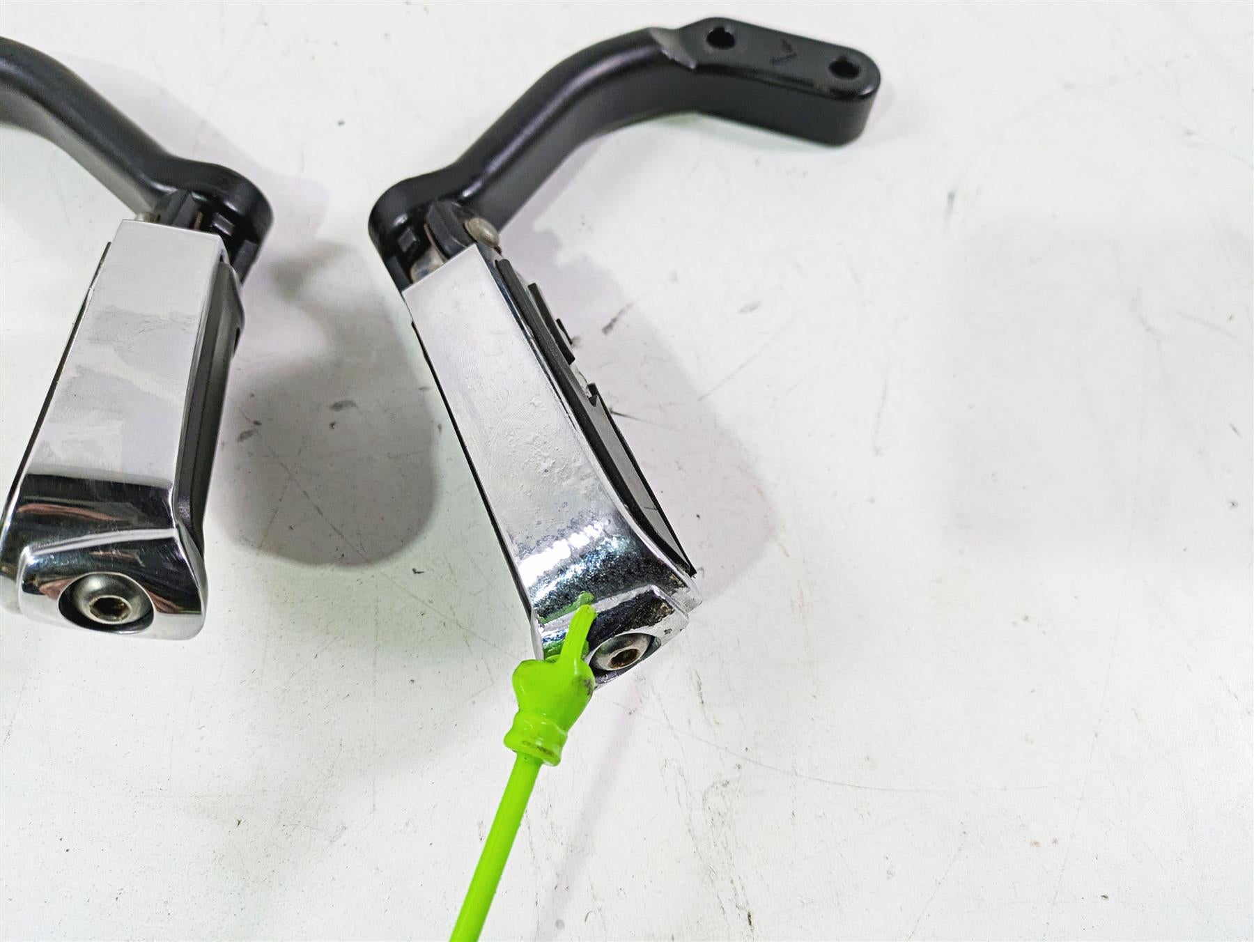 2013 Harley VRSCF Muscle Rod Rear Passenger Foot Peg Set 50822-09 50826-09 {{ shop.shopifyCountryName }} - Mototech271