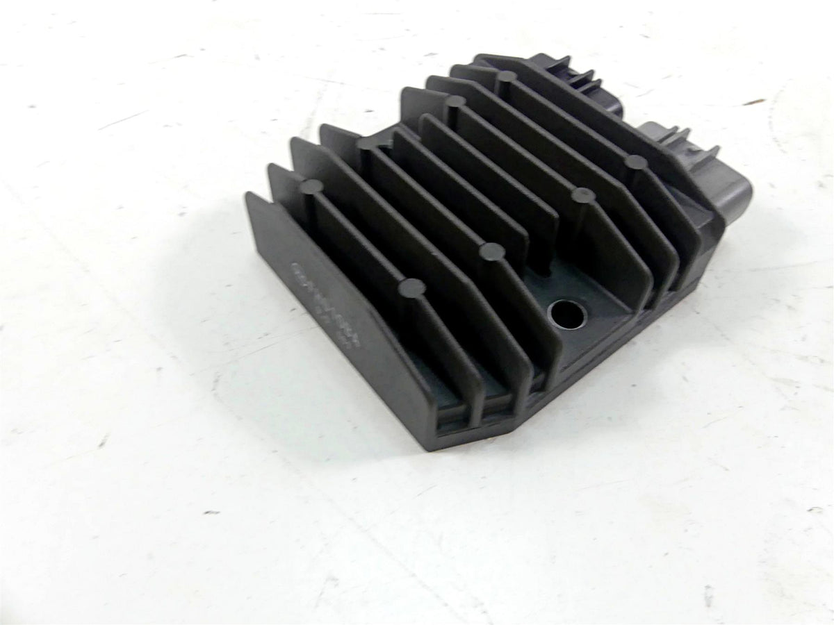 2010 Kawasaki ZX1400 ZX14 R Ninja Rectifier Voltage Regulator FH010BA 21066-0008 {{ shop.shopifyCountryName }} - Mototech271