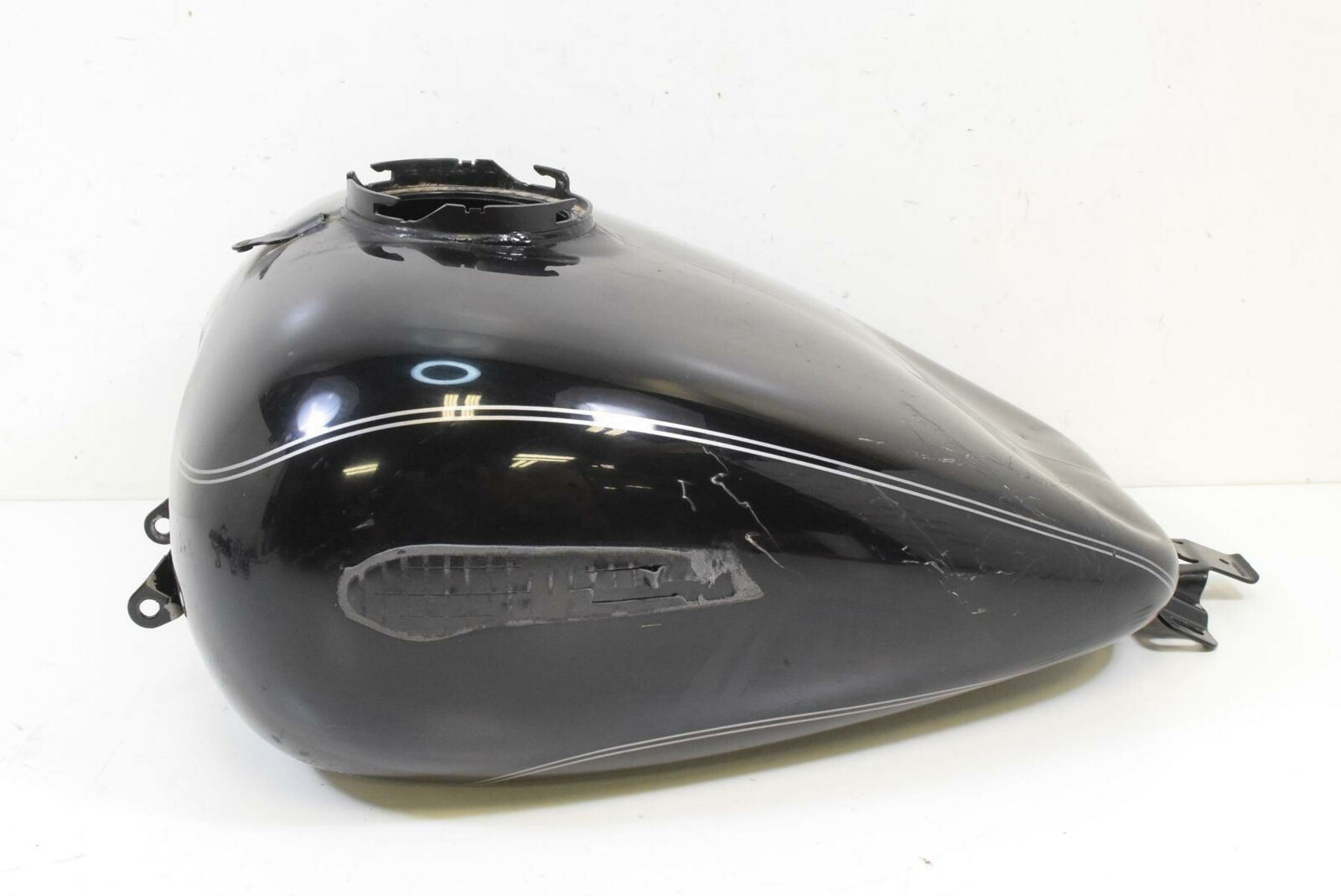 2016 Harley Touring FLHTCU Electra Glide Fuel Gas Petrol Tank - Dented 61356-08