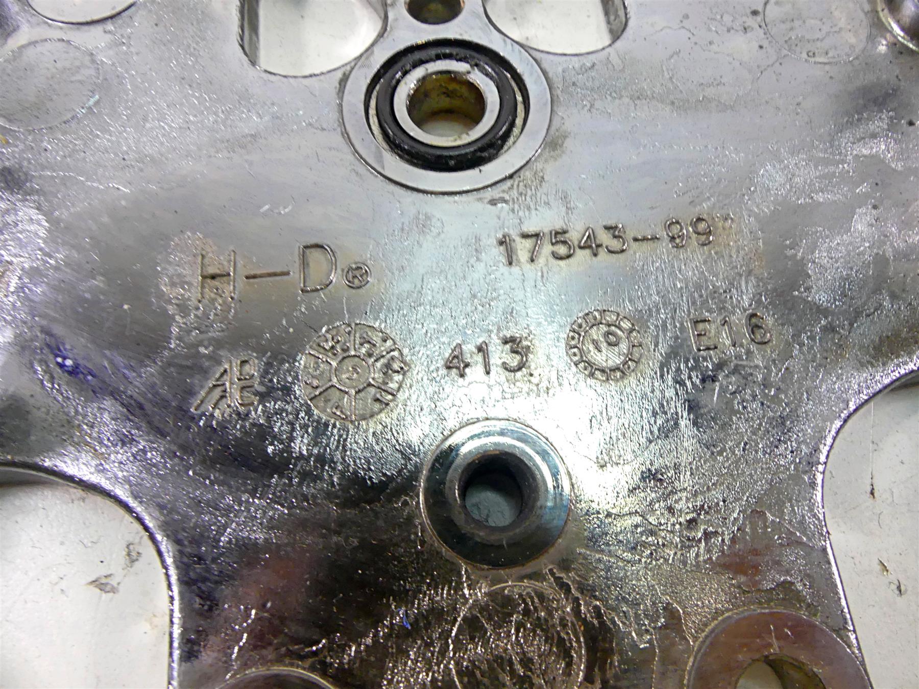2002 Harley Touring FLHTC Electra Glide Rocker Box Chrome Valve Cover 17543-99 {{ shop.shopifyCountryName }} - Mototech271