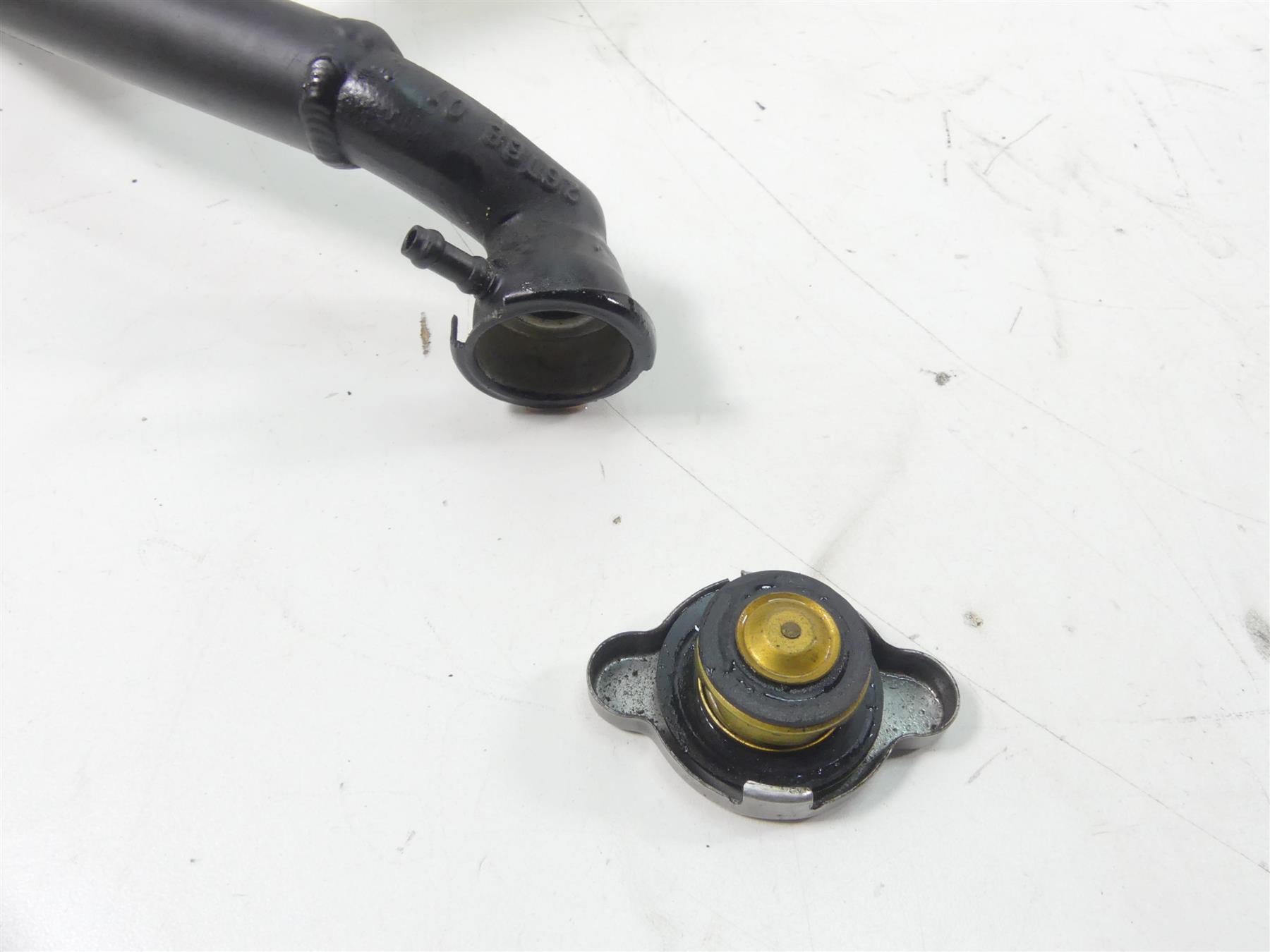 2011 Harley VRSCF Muscle Rod Radiator Fans Reservoir Hoses Set - Read 26722-04 {{ shop.shopifyCountryName }} - Mototech271