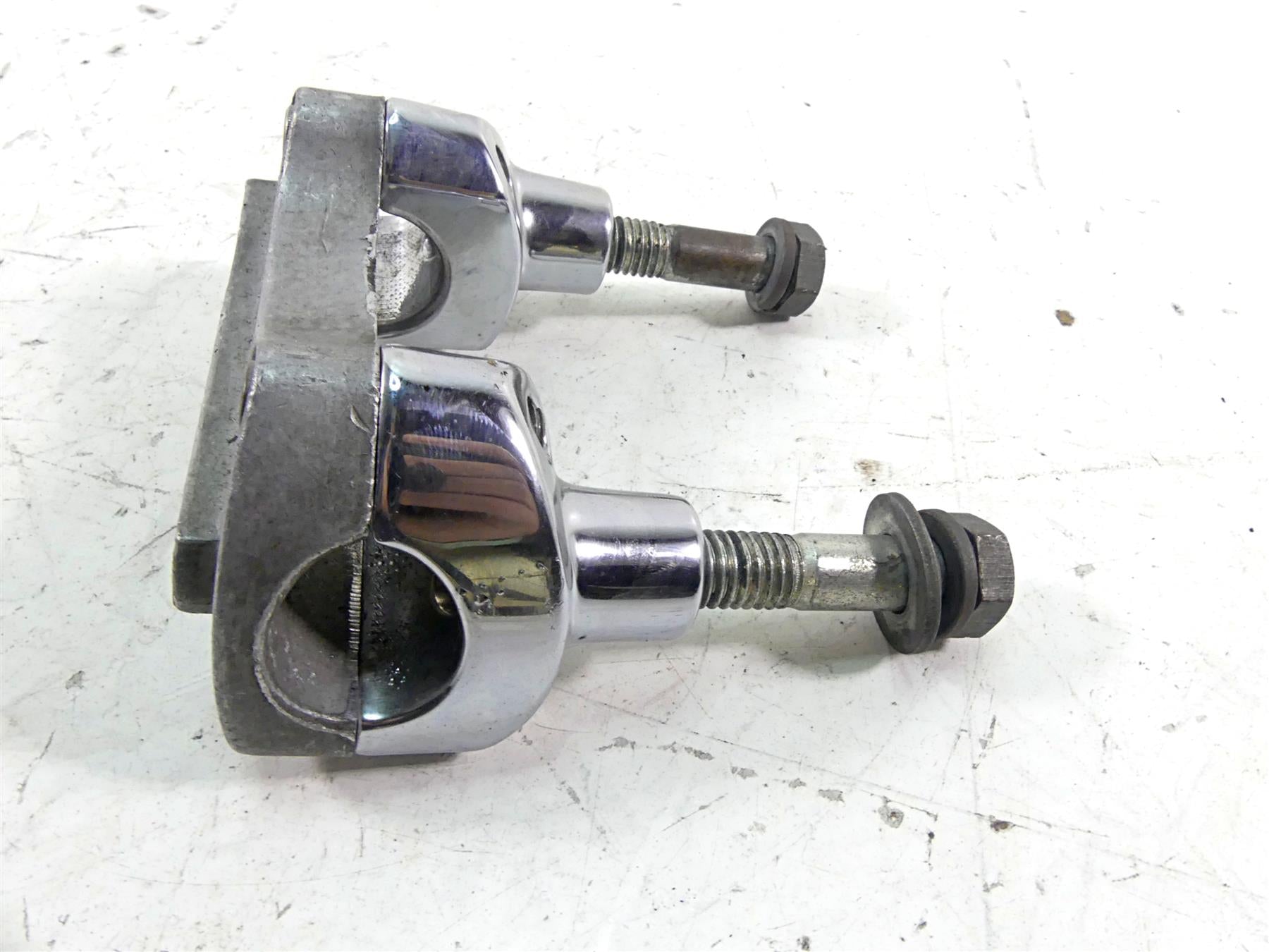 1979 Harley Sportster XLS1000 Roadster Handlebar Mount Riser 55902-79 55900-79 {{ shop.shopifyCountryName }} - Mototech271
