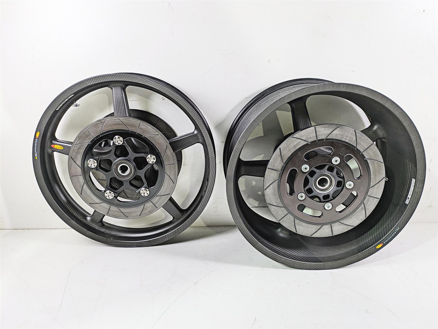 2010 Harley VRSCF Muscle Rod BST Blackstone Carbon Fiber Wheel Rim 19x3 18x8 {{ shop.shopifyCountryName }} - Mototech271