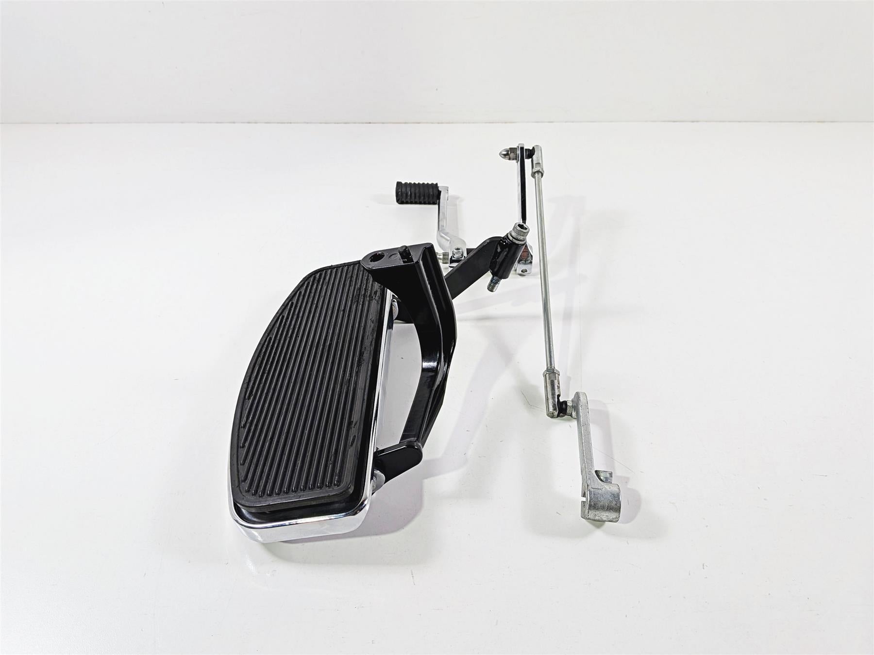2018 Harley Touring FLHTCU Electra Glide Left Rider Floor Board