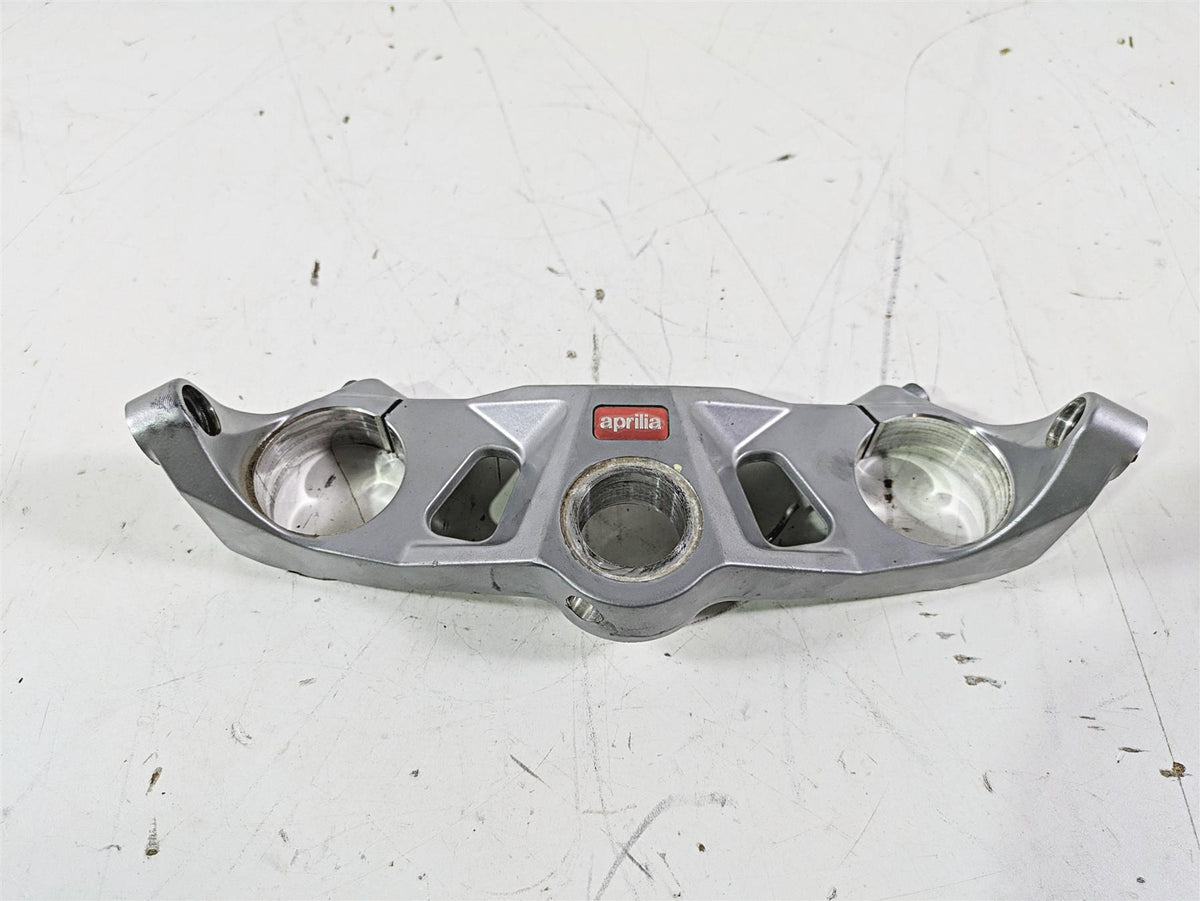 2021 Aprilia RS660 Upper Triple Tree Steering Clamp 2B005253 {{ shop.shopifyCountryName }} - Mototech271