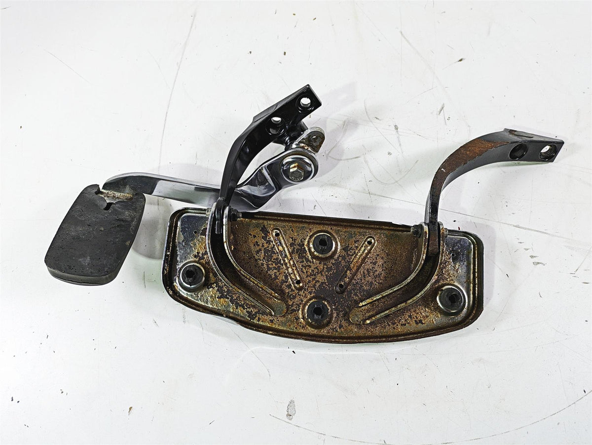 2012 Harley FLD Dyna Switchback Right Floorboard & Brake Pedal 54172-12 B {{ shop.shopifyCountryName }} - Mototech271
