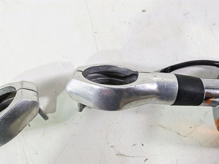 2002 Honda V-Twin VTX1800 C Front Blinker Turn Signal Set 33400-MBH-672 {{ shop.shopifyCountryName }} - Mototech271