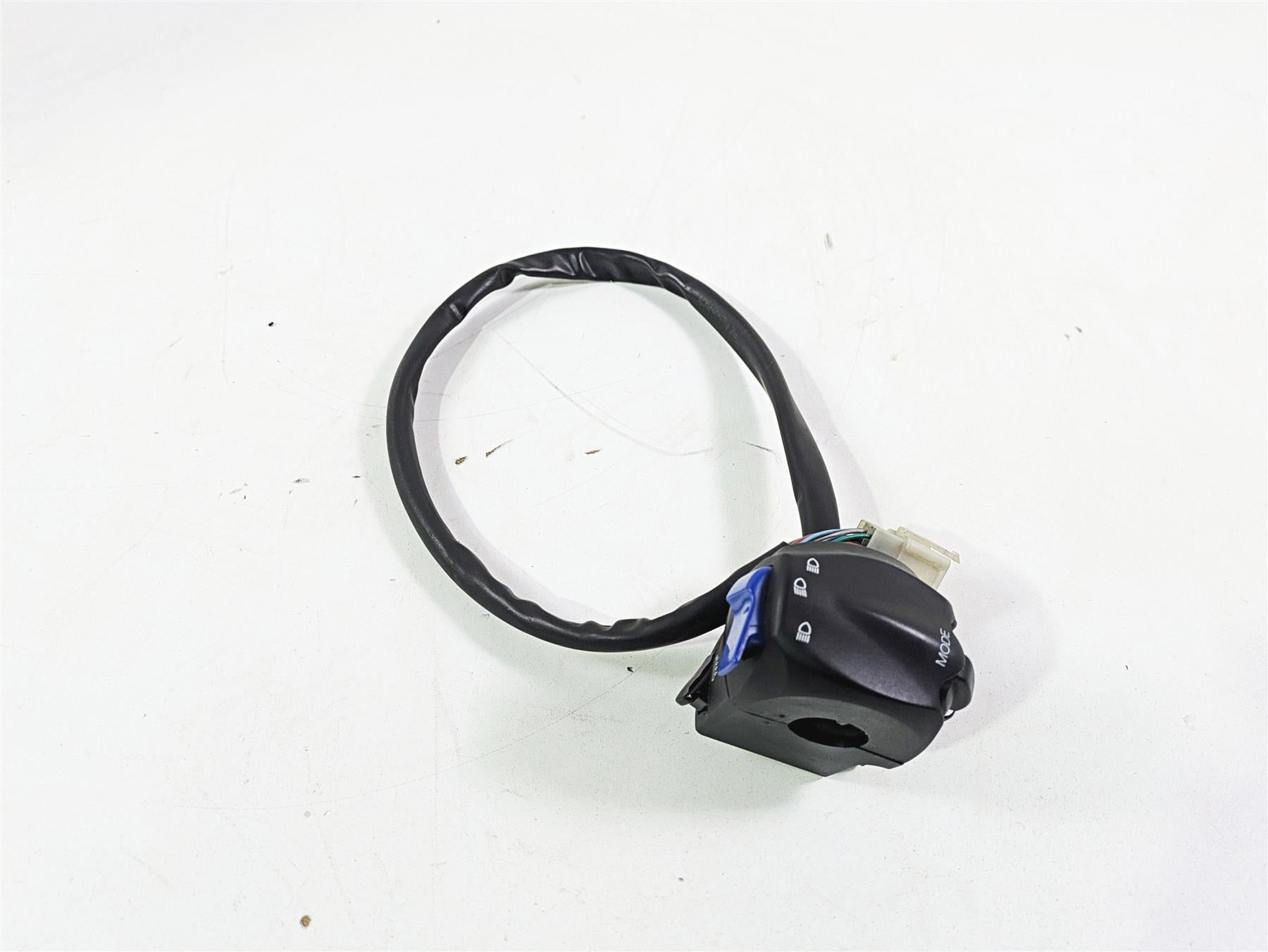 2016 Moto Guzzi Stelvio 1200 8V NTX Left Hand Turn Signal Control Switch 886229 {{ shop.shopifyCountryName }} - Mototech271