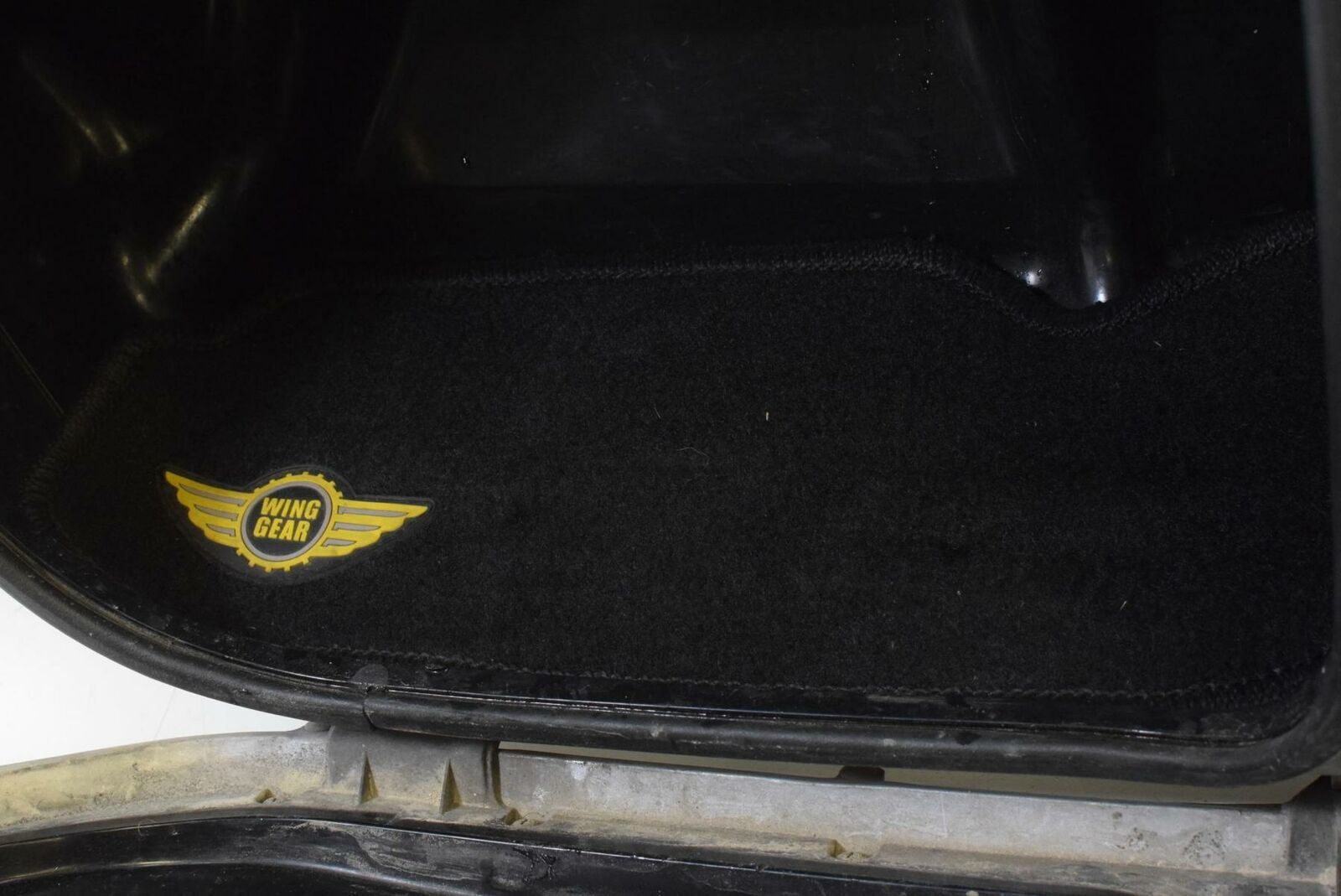 2005 Honda Goldwing GL1800 Left Silver Saddlebag With Light 81411-MCA- {{ shop.shopifyCountryName }} - Mototech271