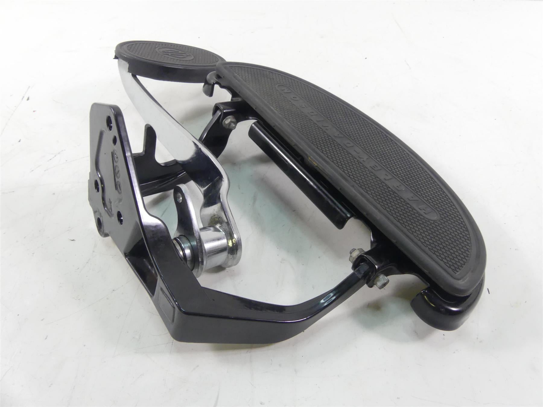 2016 Harley FLS Softail Slim Right Front Floorboard & Brake Pedal 42431-11 BP {{ shop.shopifyCountryName }} - Mototech271