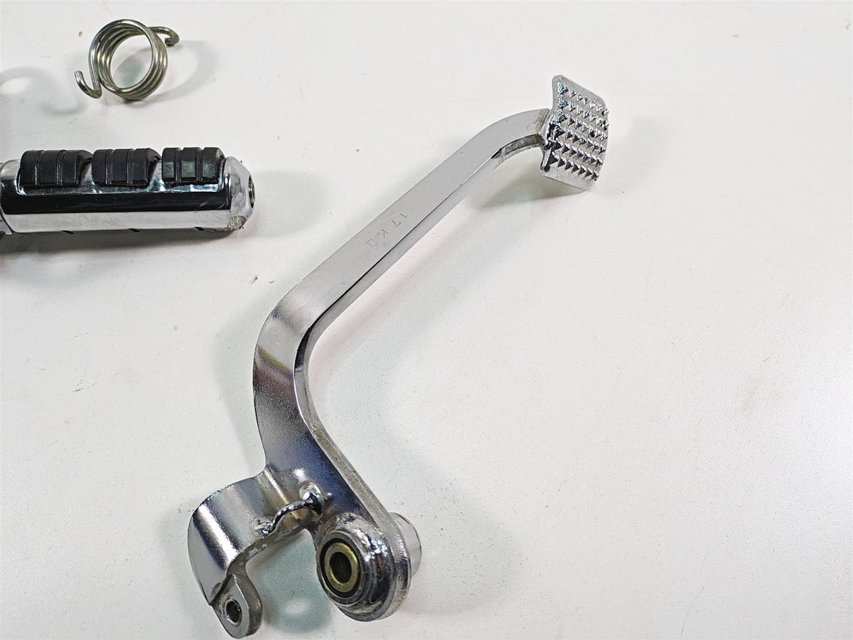 2006 Honda VT1100 C2 Shadow Front Right Footpeg & Brake Pedal 50615-MCK-A00 {{ shop.shopifyCountryName }} - Mototech271
