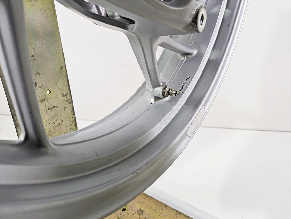 2016 BMW R1200RT K52 Straight 17x3.5 Front Wheel Rim - Read 36318538086 {{ shop.shopifyCountryName }} - Mototech271