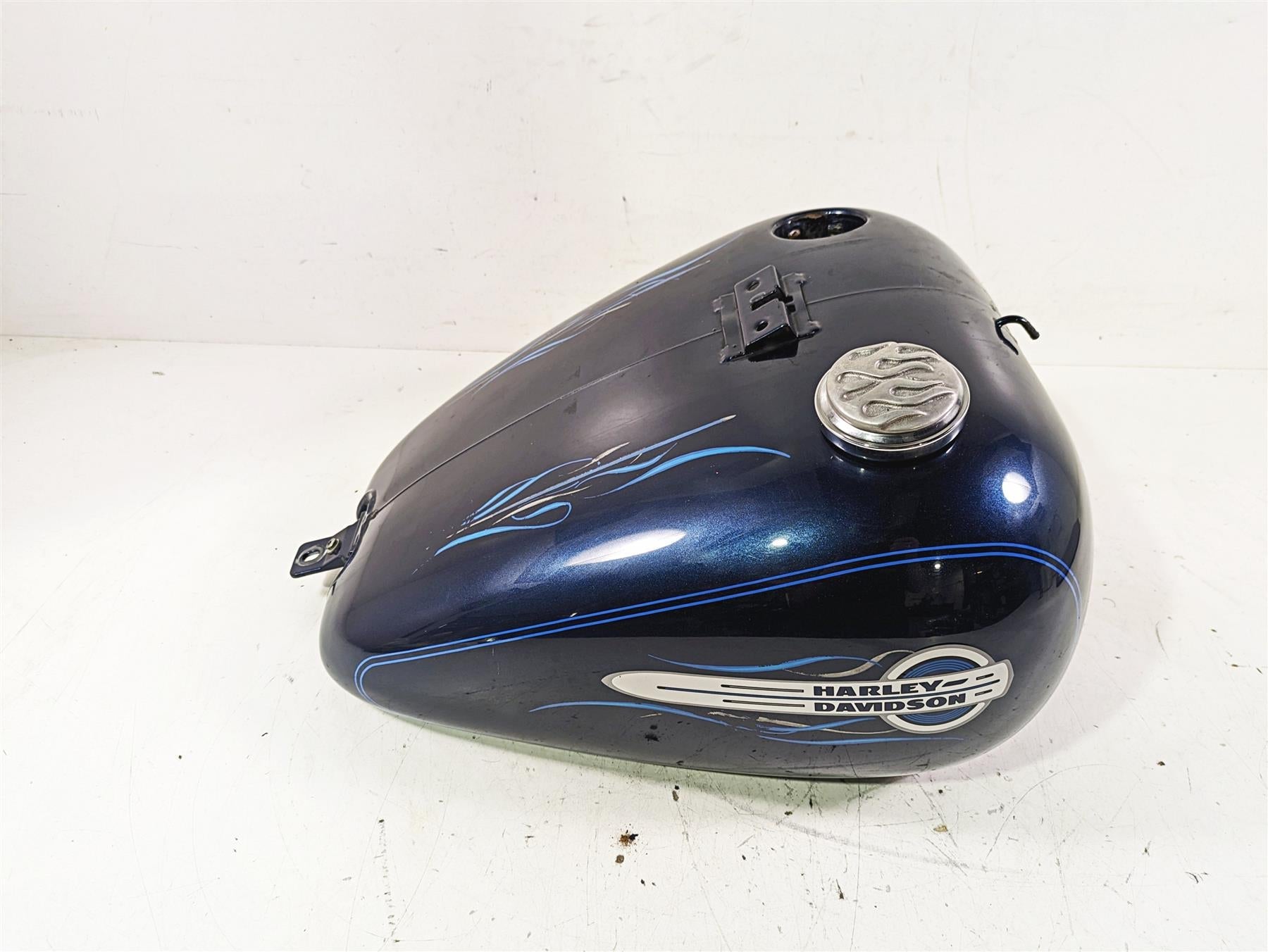 2002 Harley FLSTC Softail Heritage Fuel Gas Petrol Tank -No Dents 62180-00D {{ shop.shopifyCountryName }} - Mototech271