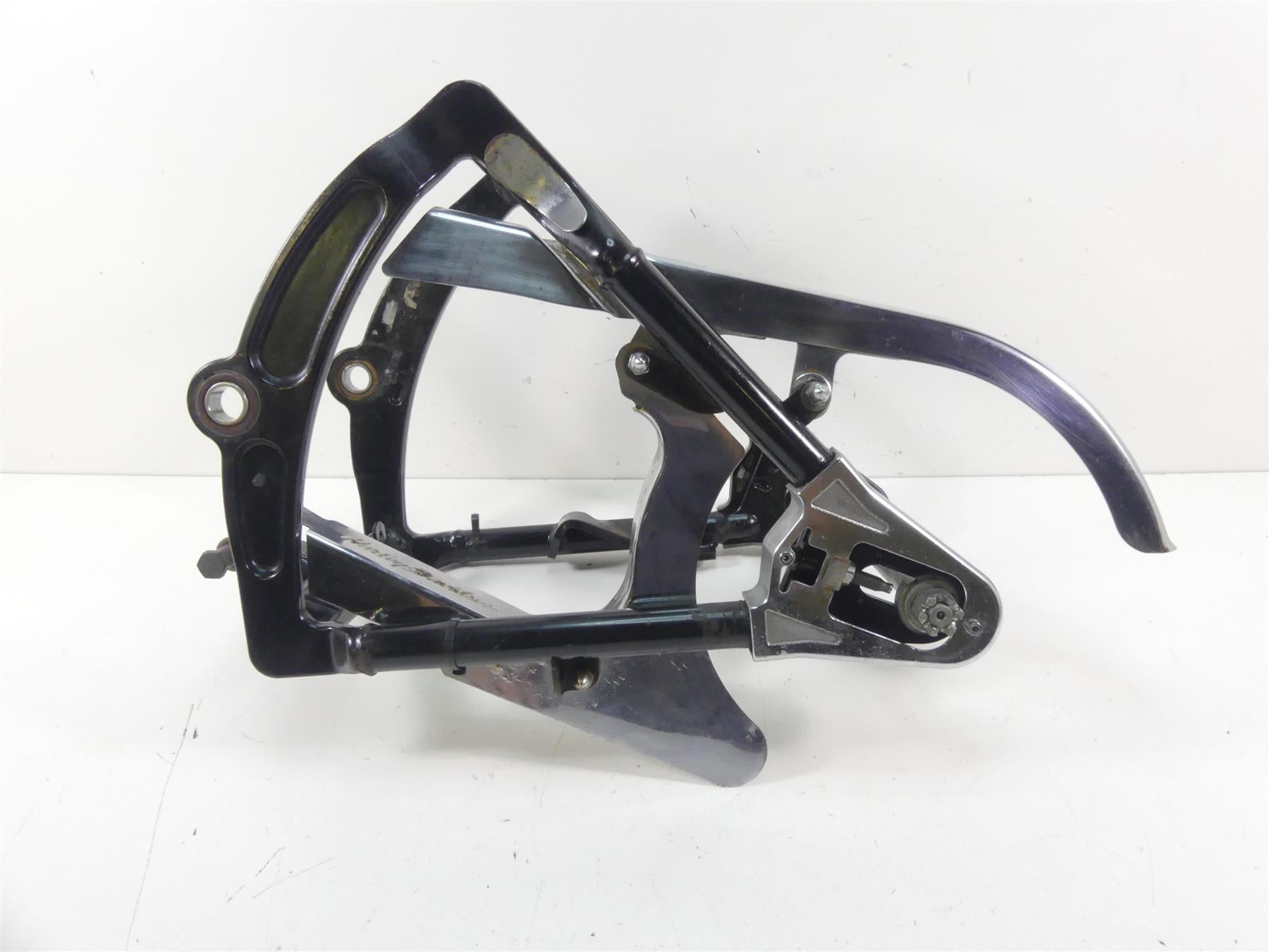 2002 Harley Softail FXSTDI Deuce Rear Swingarm Swing Arm & Covers 48746-07 {{ shop.shopifyCountryName }} - Mototech271
