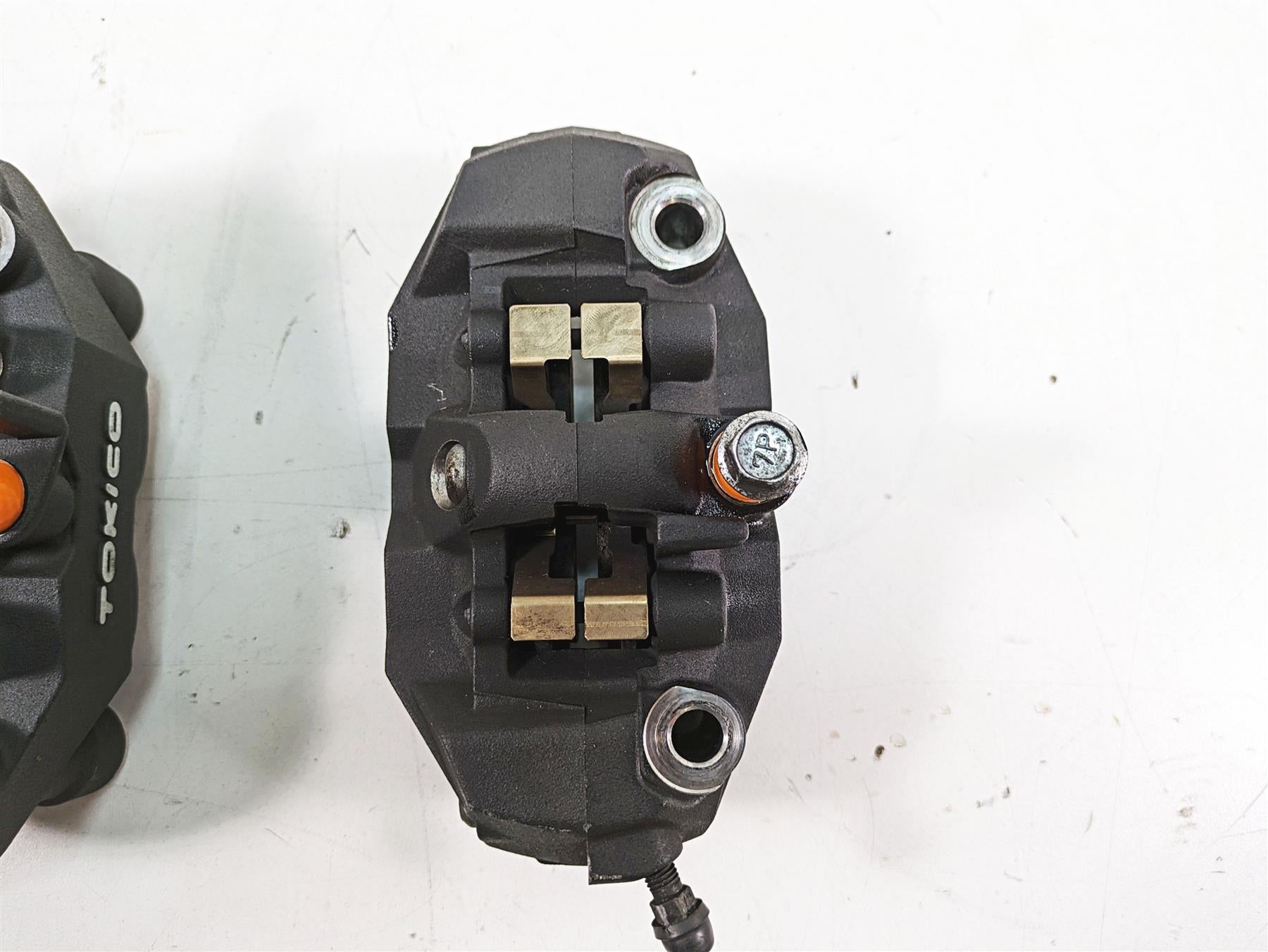 2009 Suzuki GSXR750 K9 Tokico Front Brake Caliper Set 59100-41G30-999 {{ shop.shopifyCountryName }} - Mototech271