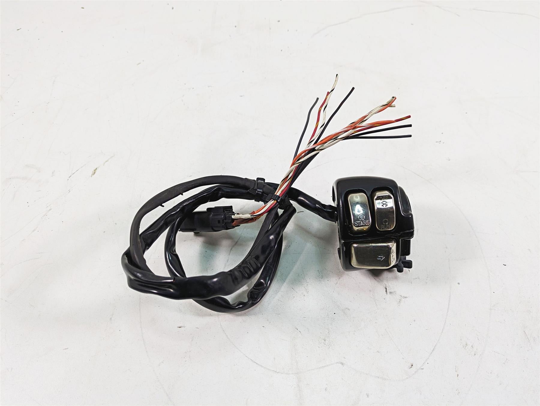 2009 Harley FXDC Dyna Super Glide Custom Right Hand Control Switch Read 71684-06 | Mototech271